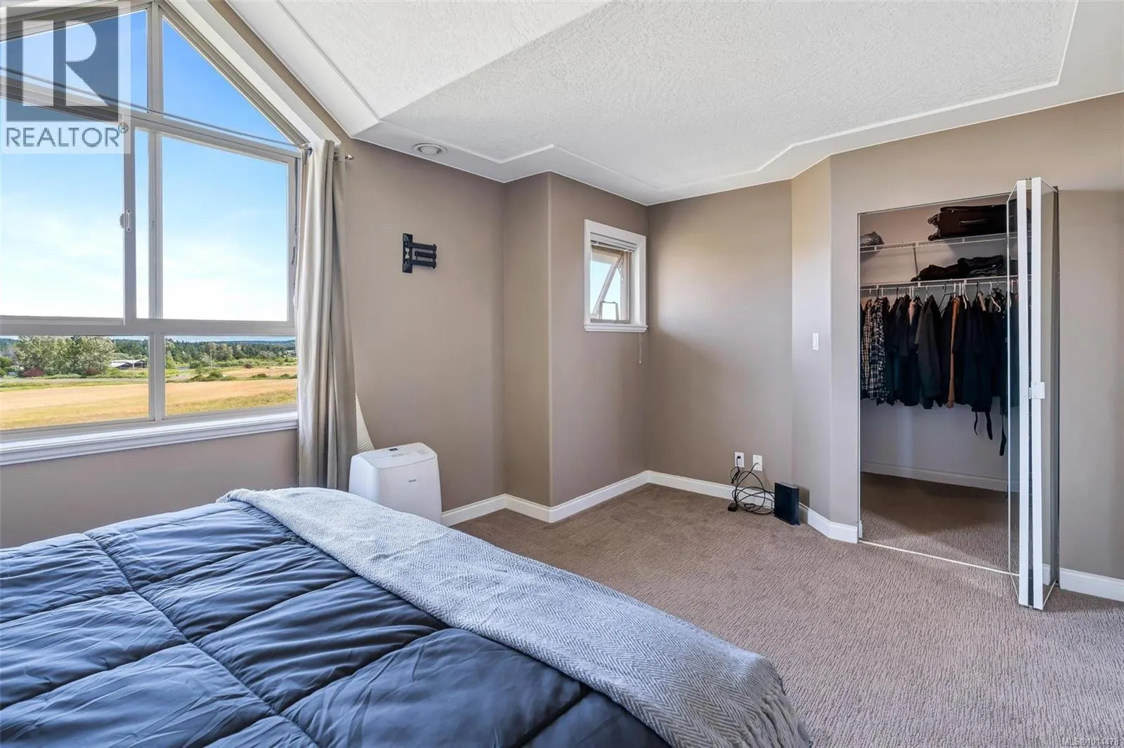 10 7847 East Saanich Rd