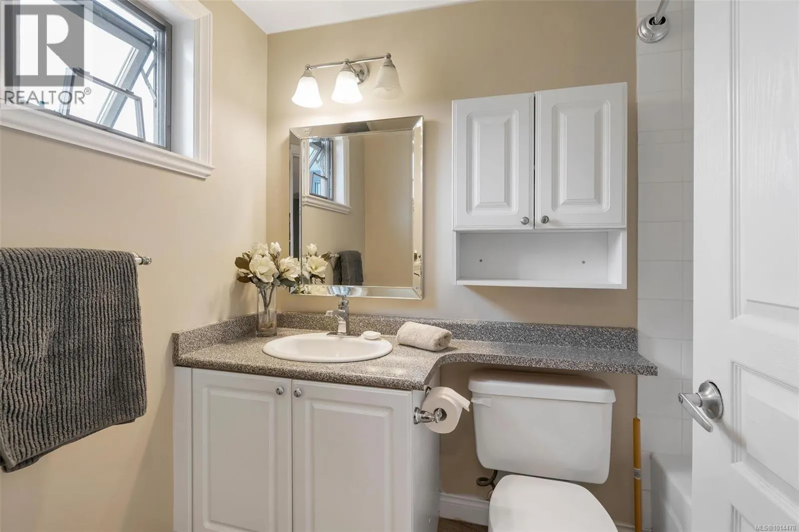 10 7847 East Saanich Rd