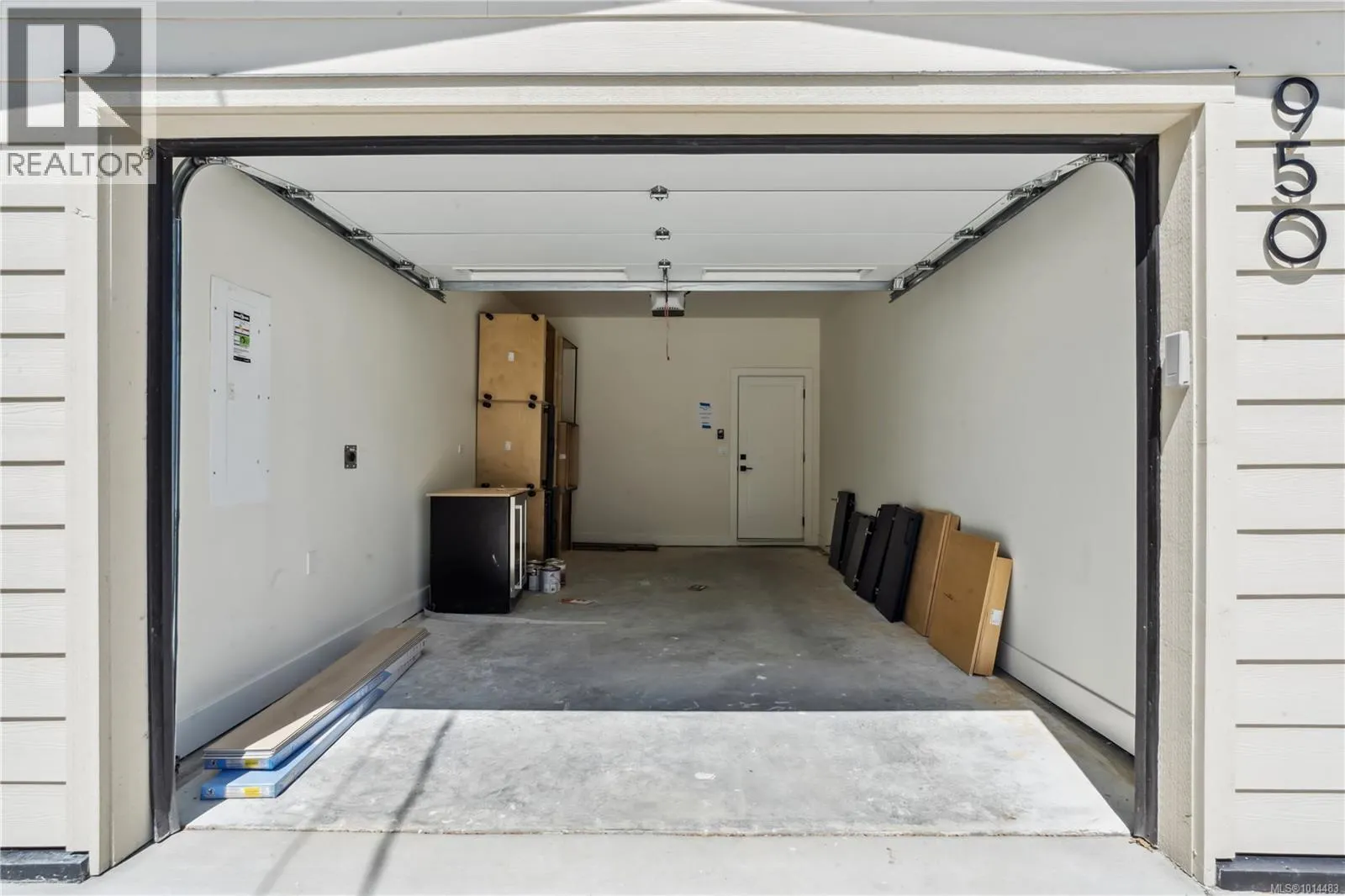 950 Tulip Ave