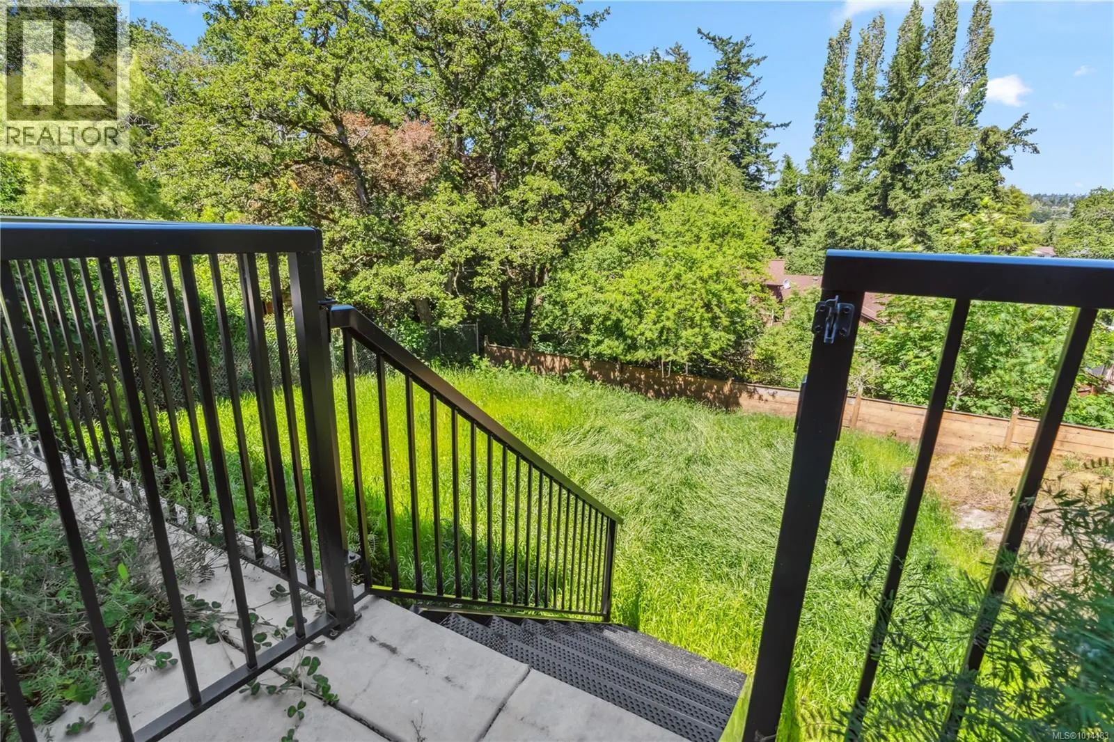 950 Tulip Ave