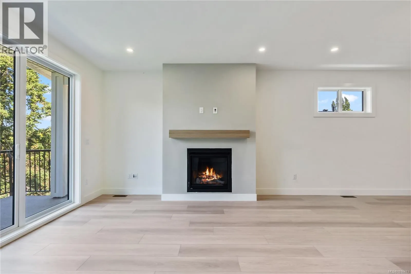 950 Tulip Ave