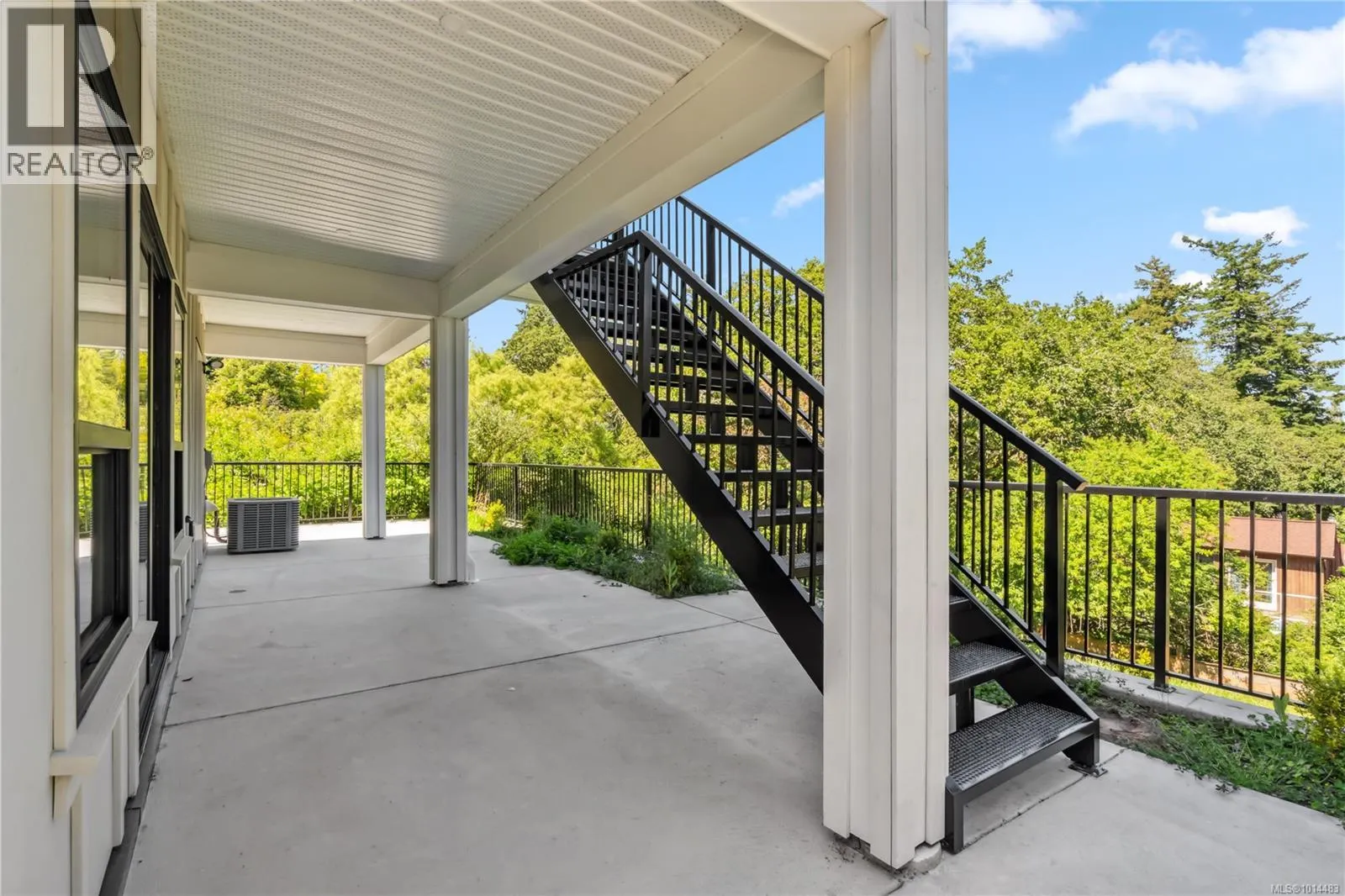 950 Tulip Ave