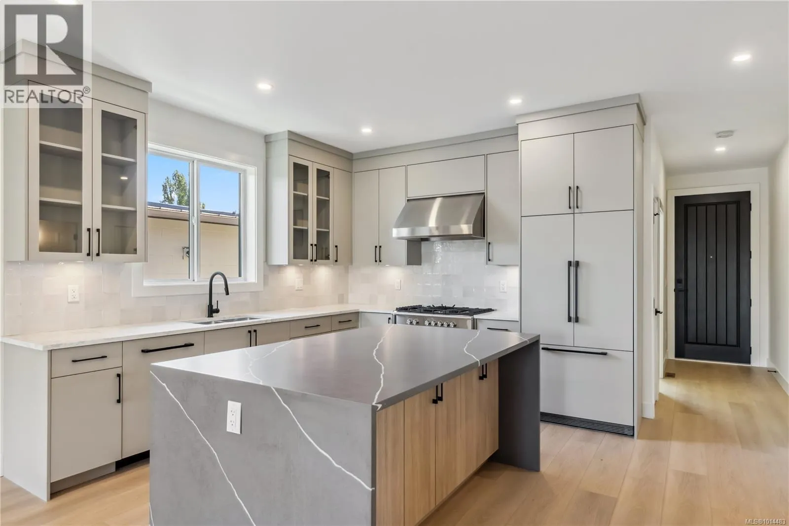 950 Tulip Ave