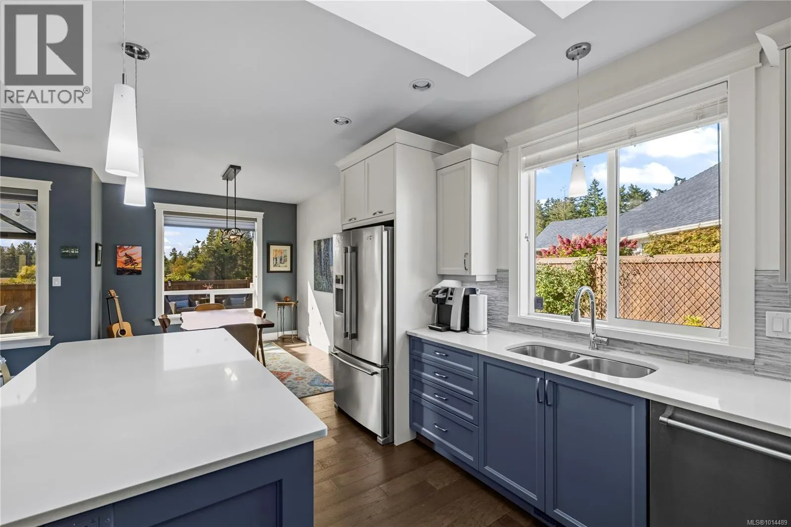527 Ridgefield Dr