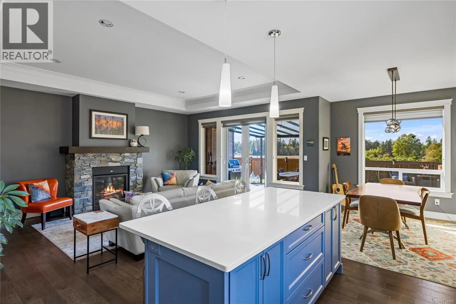 527 Ridgefield Dr