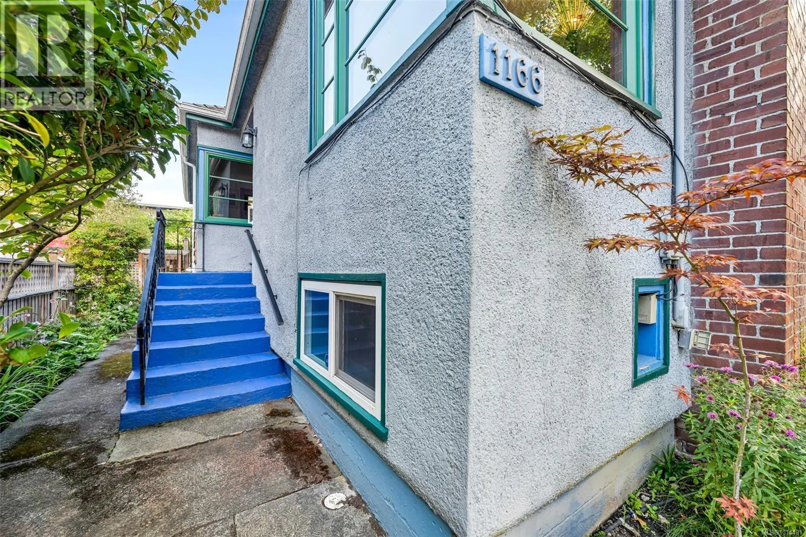 1166 Burdett Ave