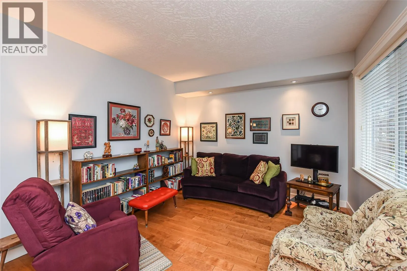 28 2112 Cumberland Rd