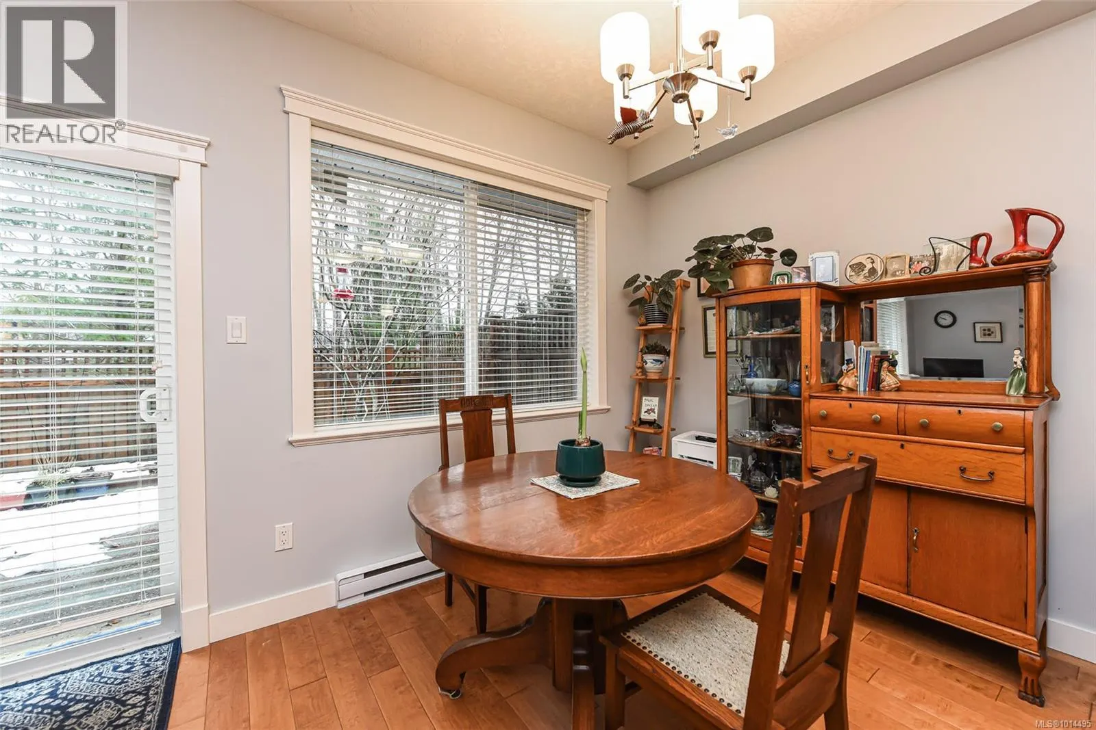 28 2112 Cumberland Rd