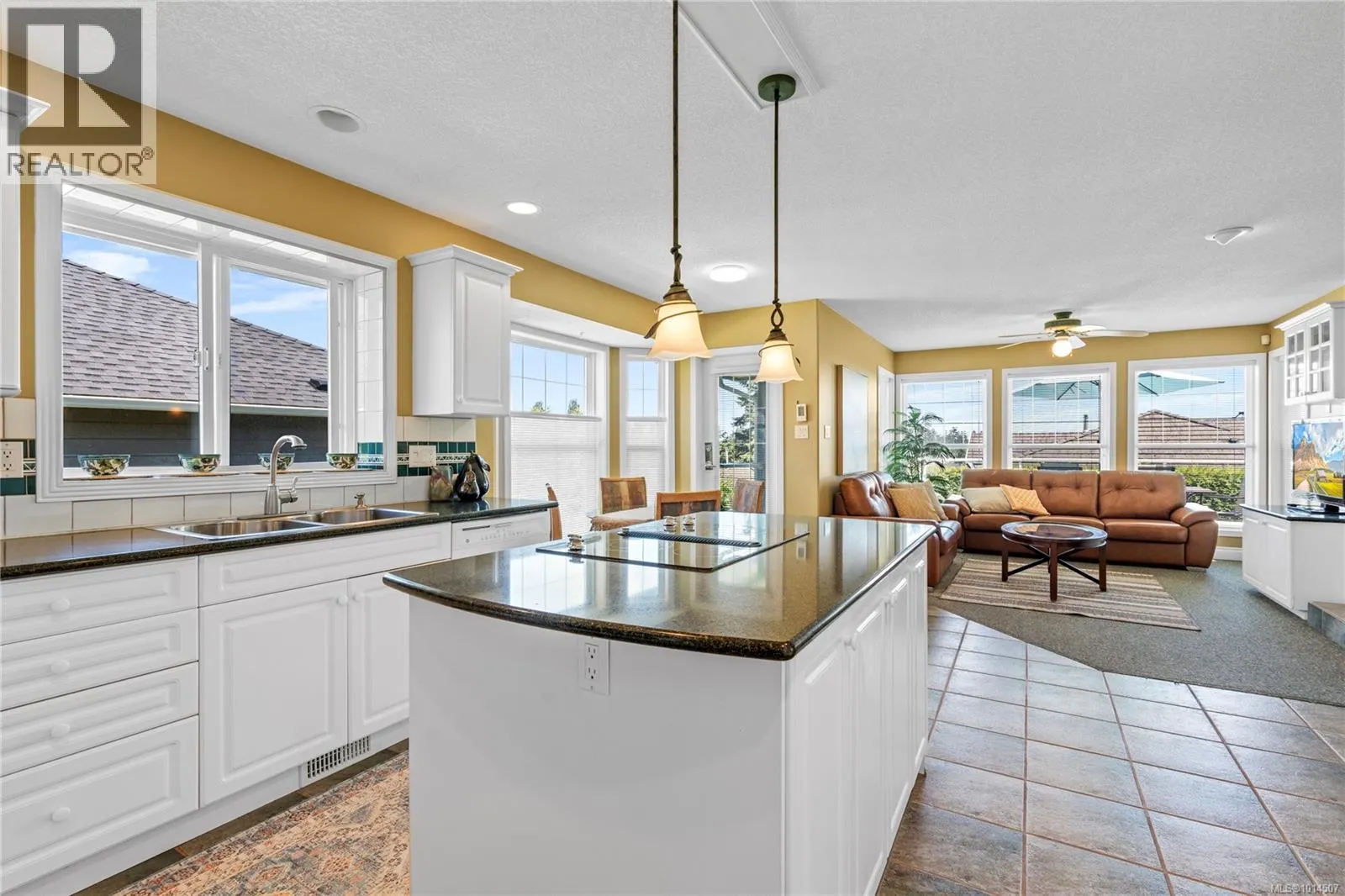 514 Country Club Dr