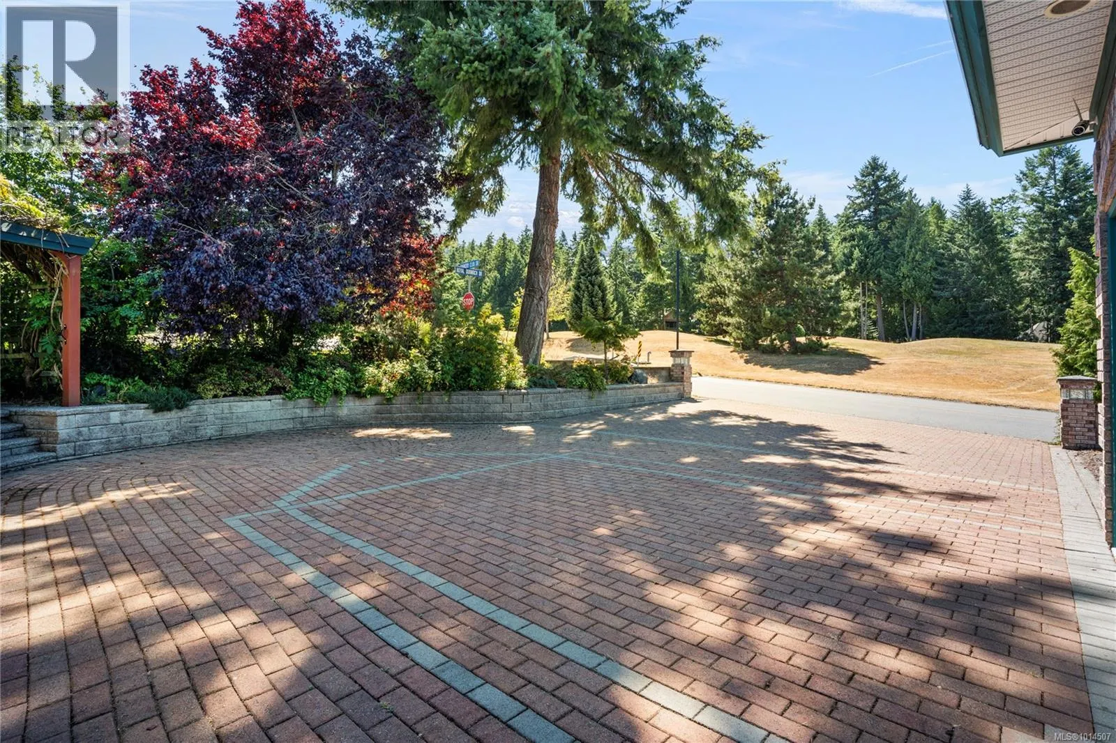 514 Country Club Dr