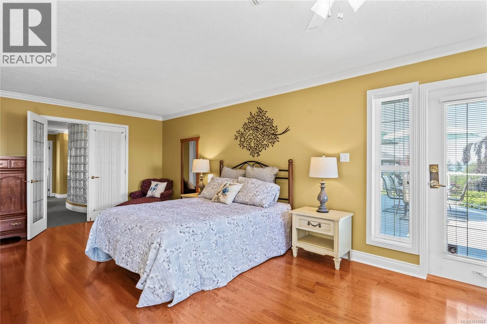 514 Country Club Dr