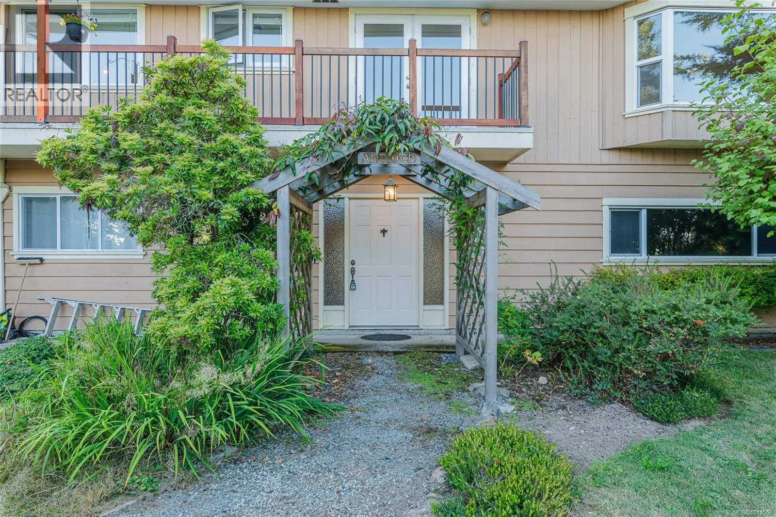 198 Saltspring Way
