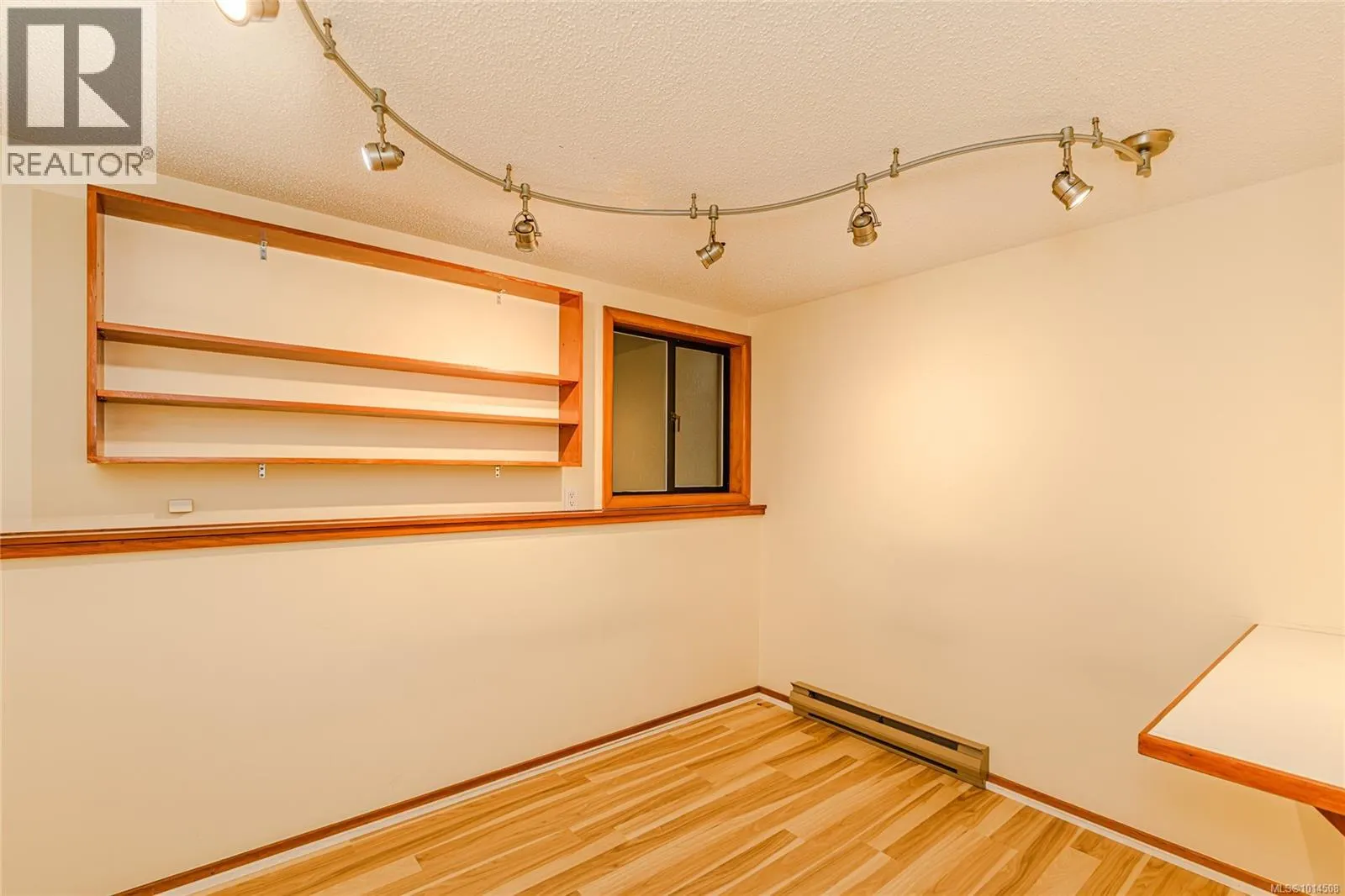 198 Saltspring Way
