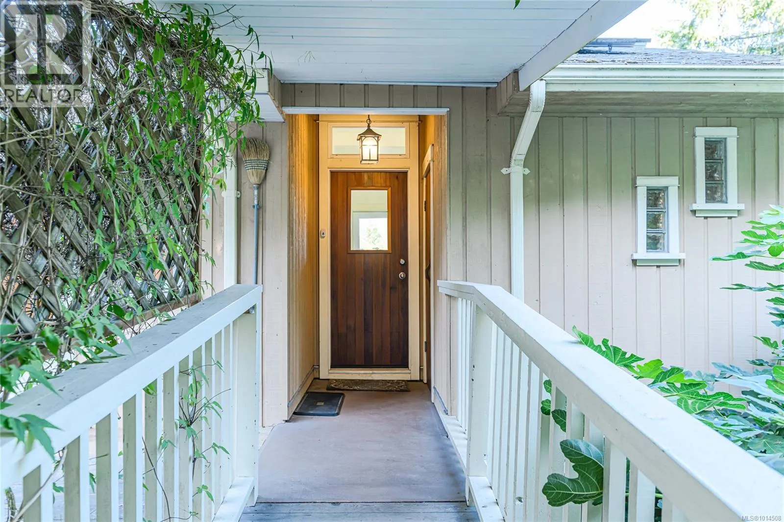 198 Saltspring Way