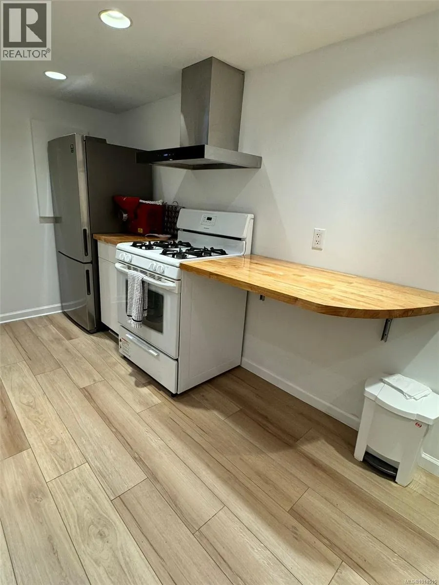 156 Joseph St