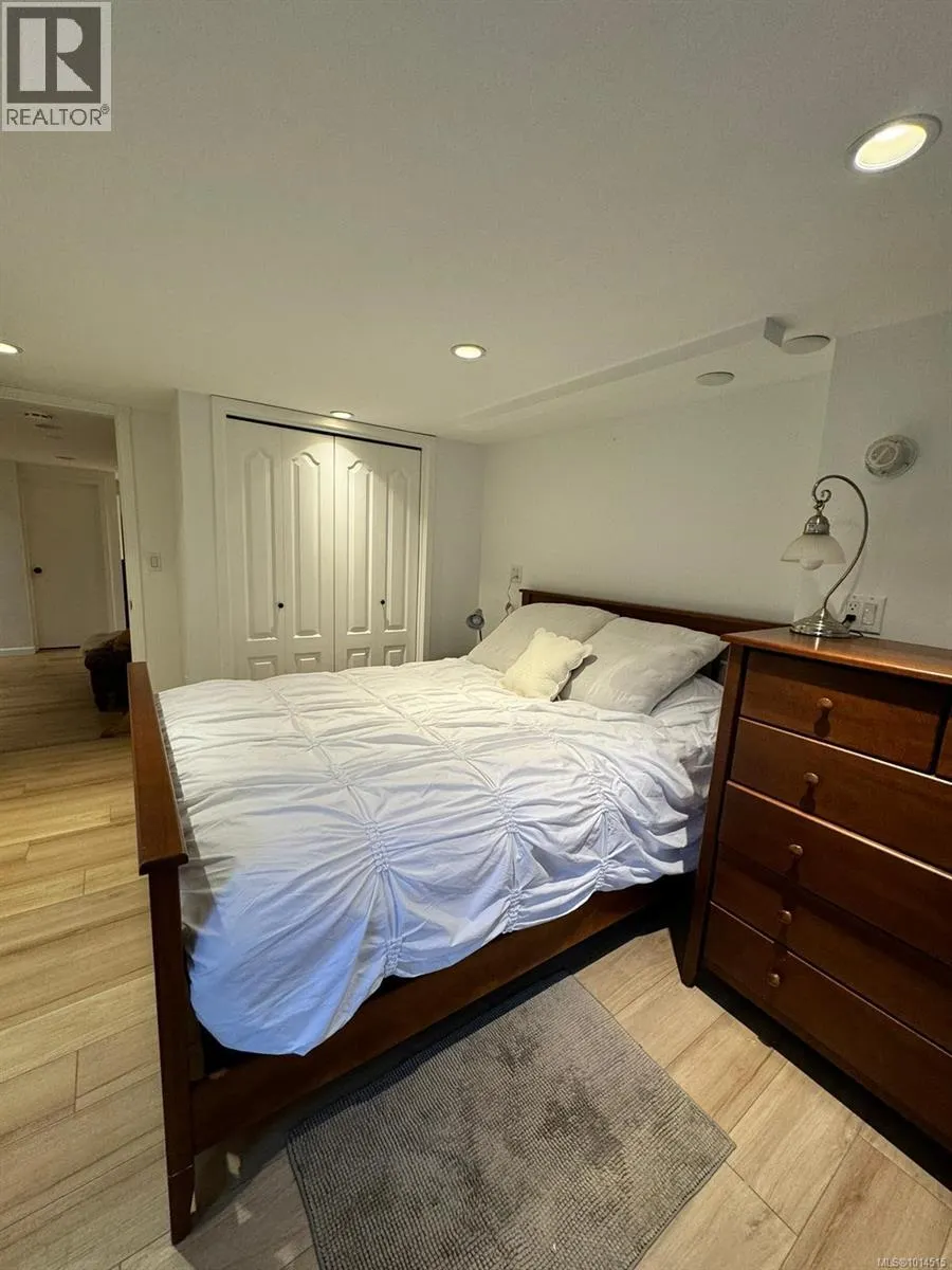 156 Joseph St