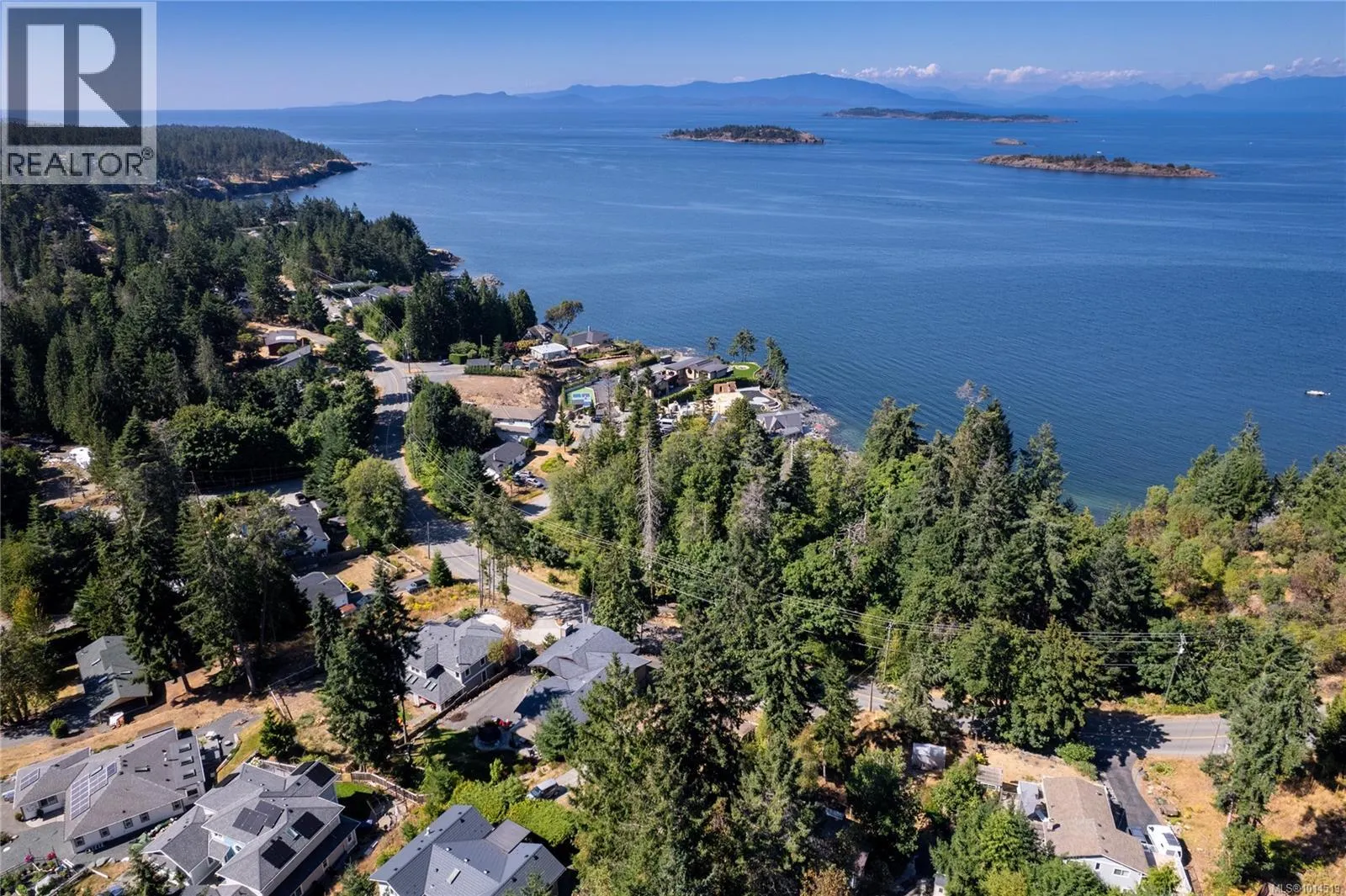 3122 Dolphin Dr