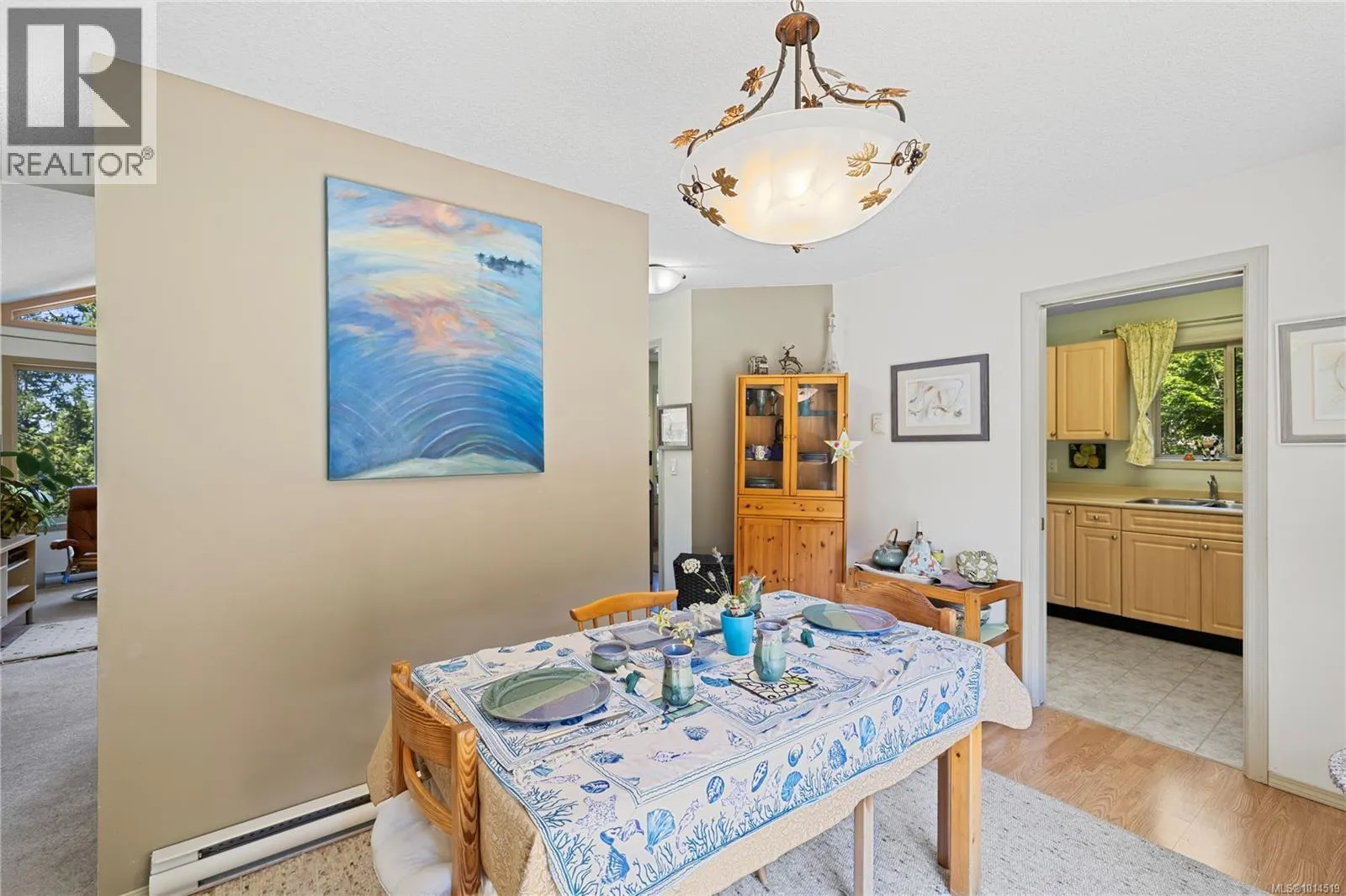 3122 Dolphin Dr