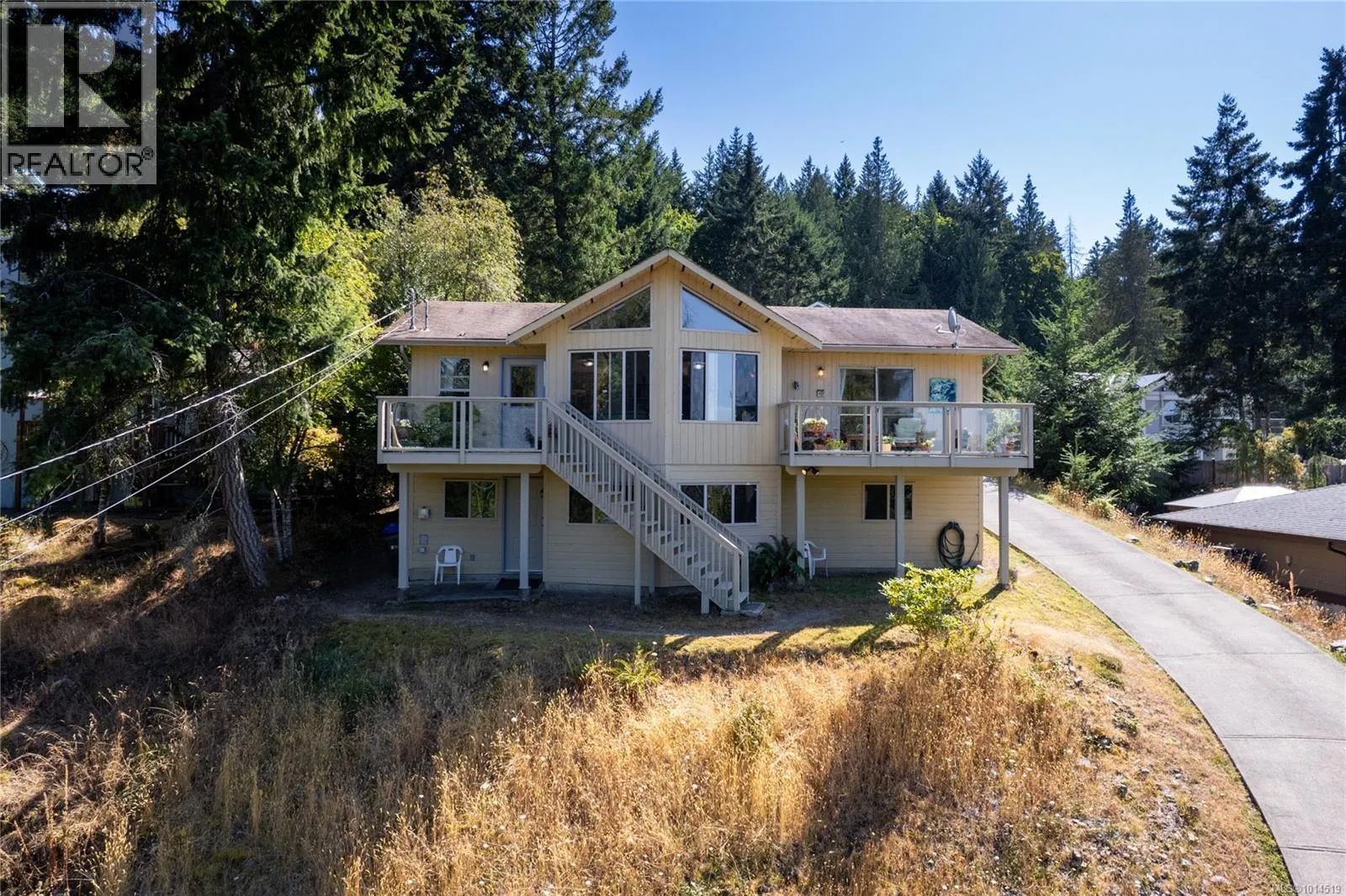 3122 Dolphin Dr