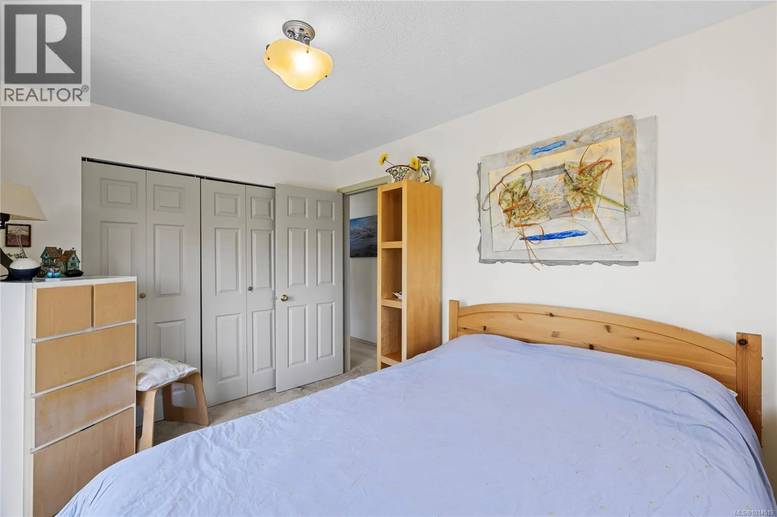 3122 Dolphin Dr