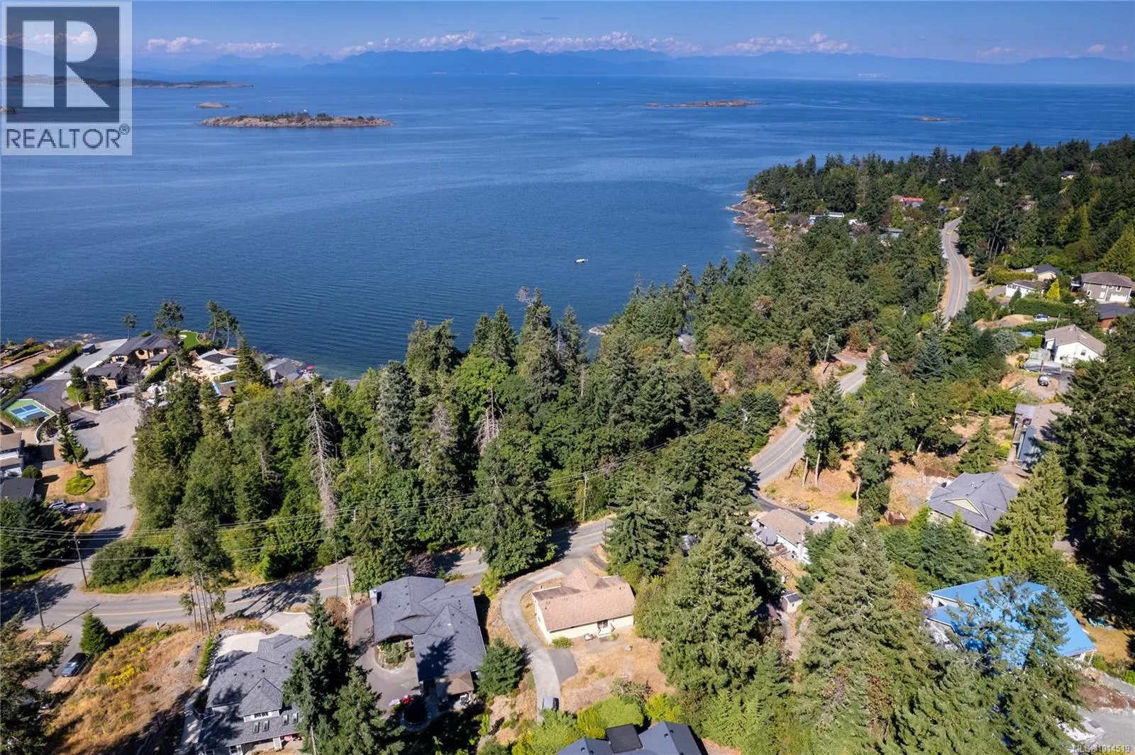 3122 Dolphin Dr