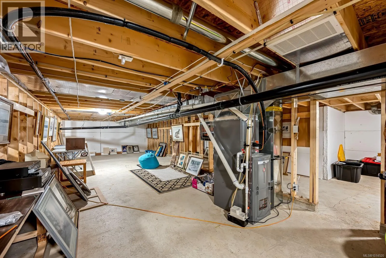 2560 Sheffield Cres