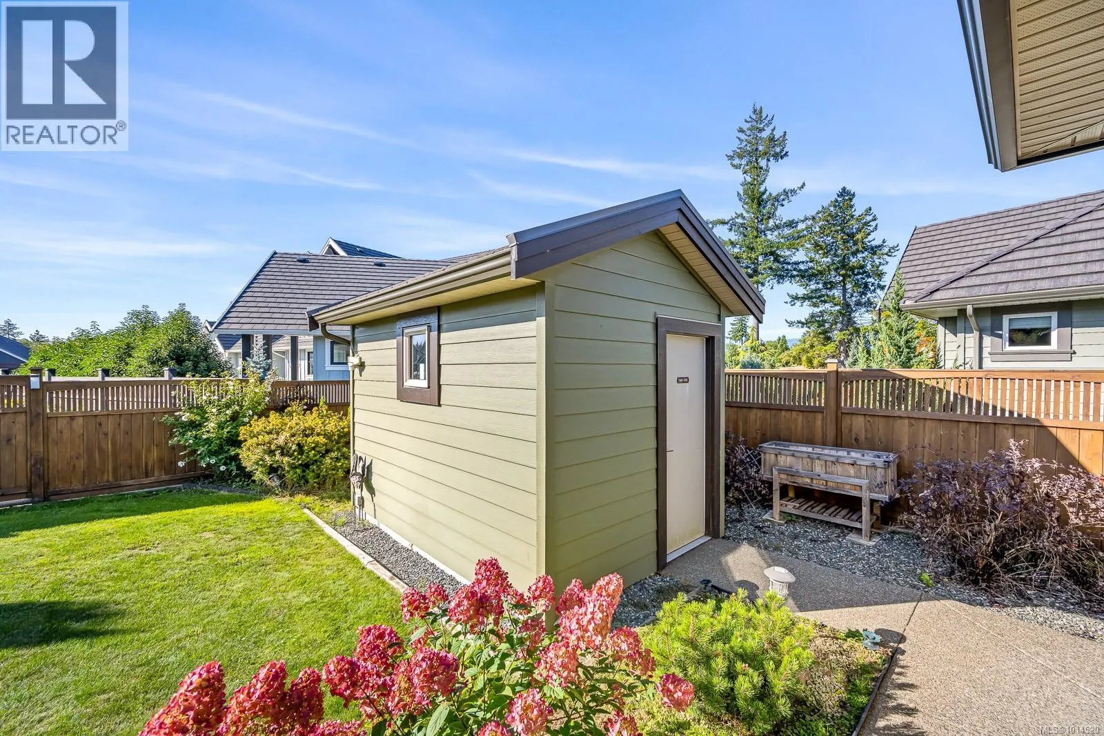 2560 Sheffield Cres