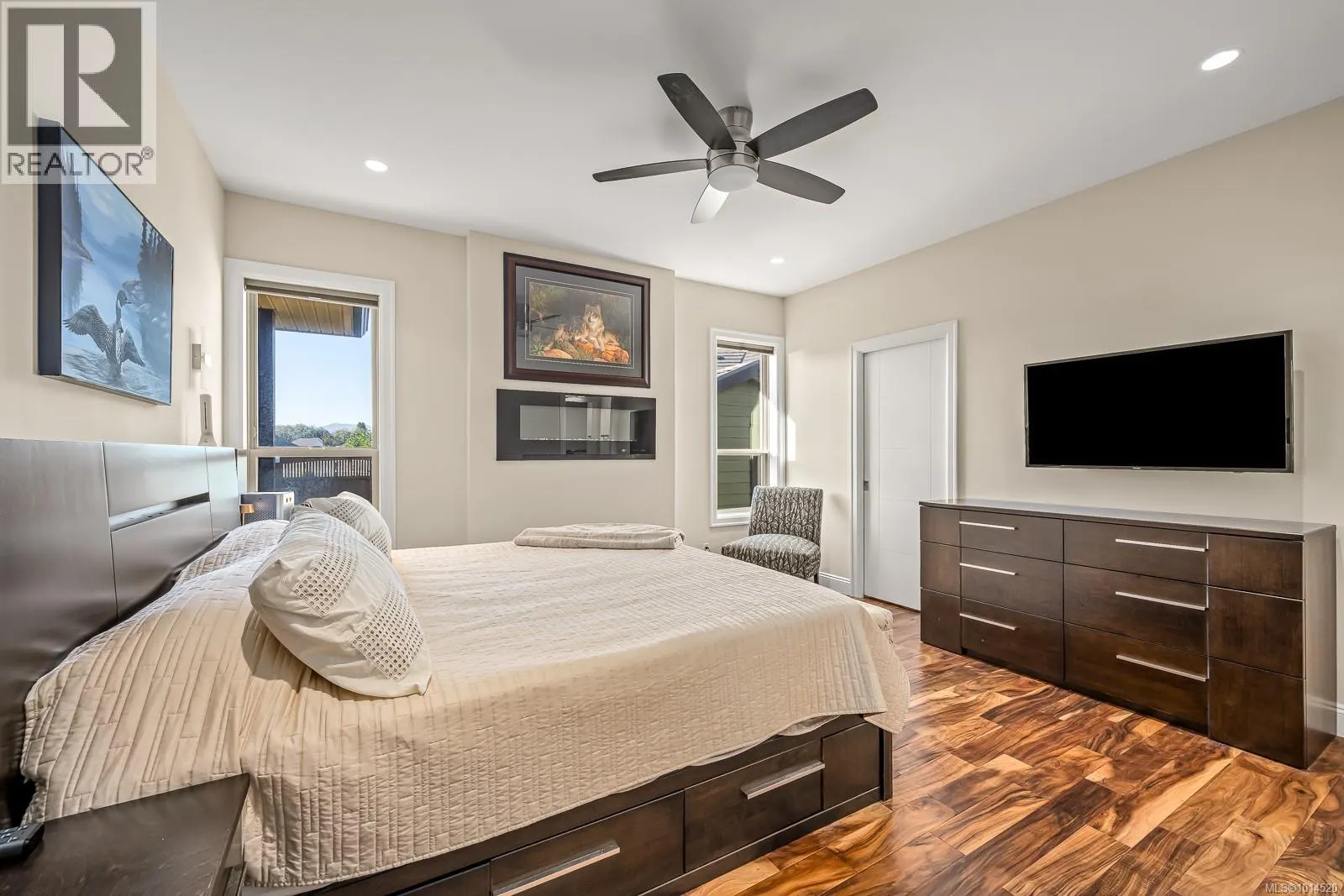 2560 Sheffield Cres