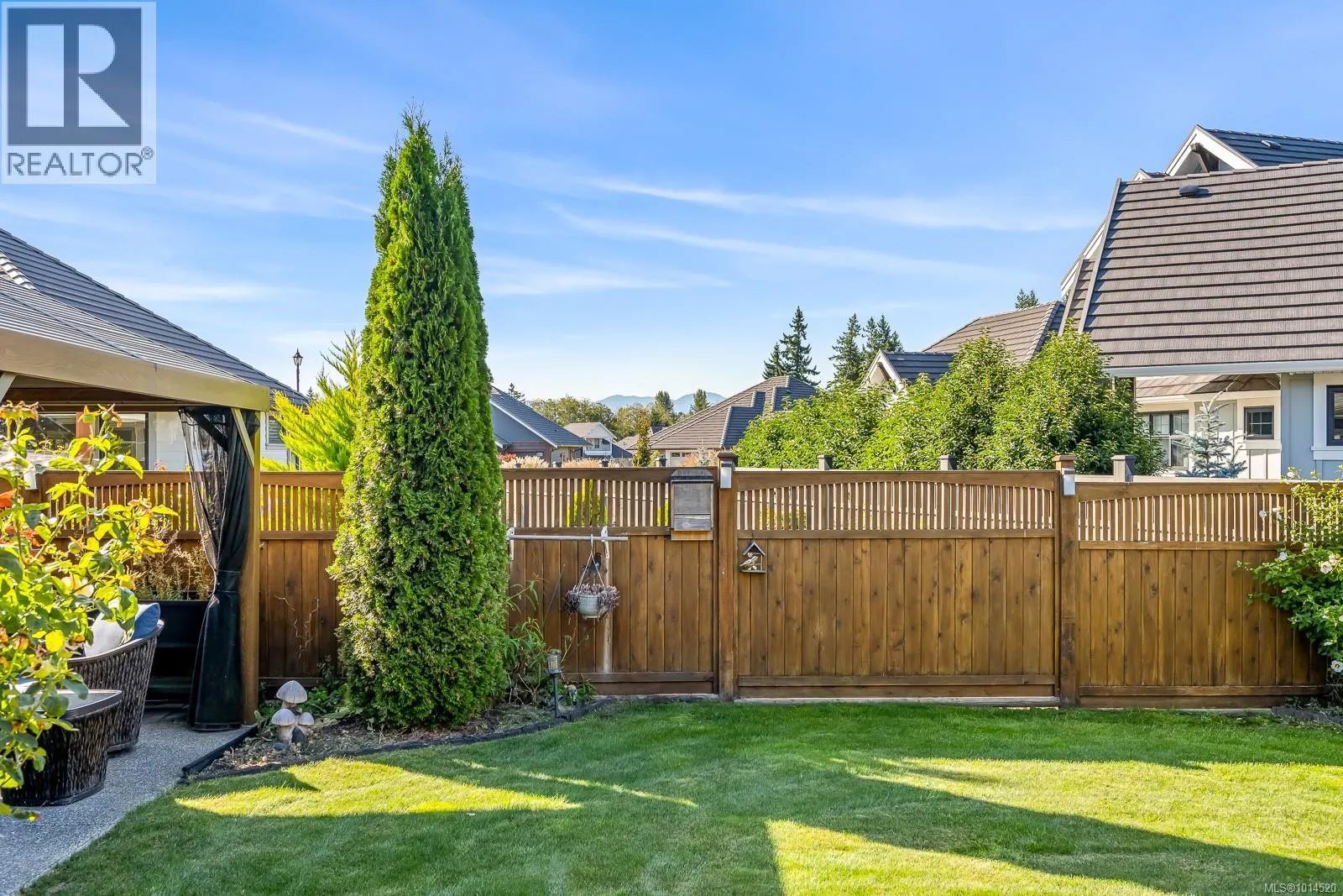2560 Sheffield Cres