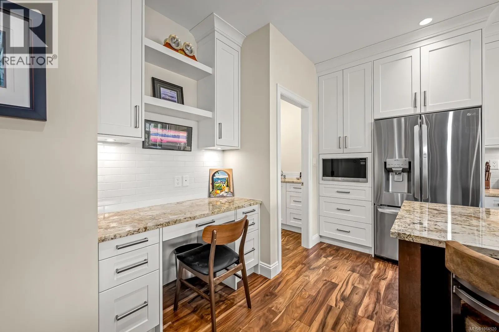 2560 Sheffield Cres
