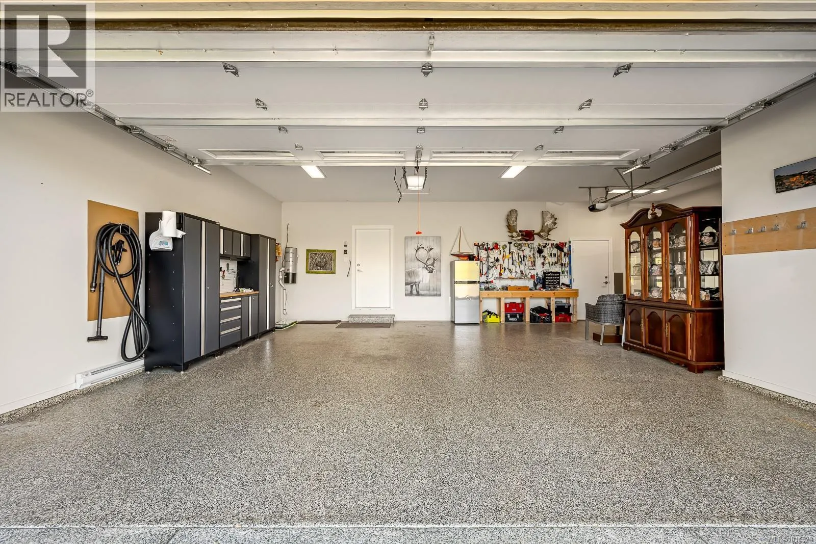2560 Sheffield Cres