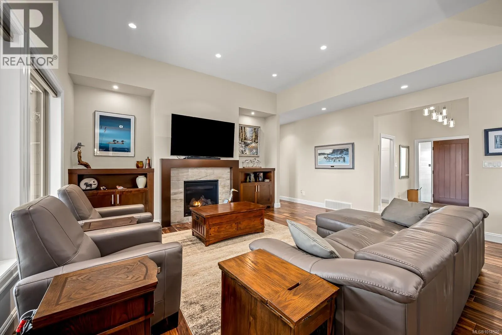 2560 Sheffield Cres
