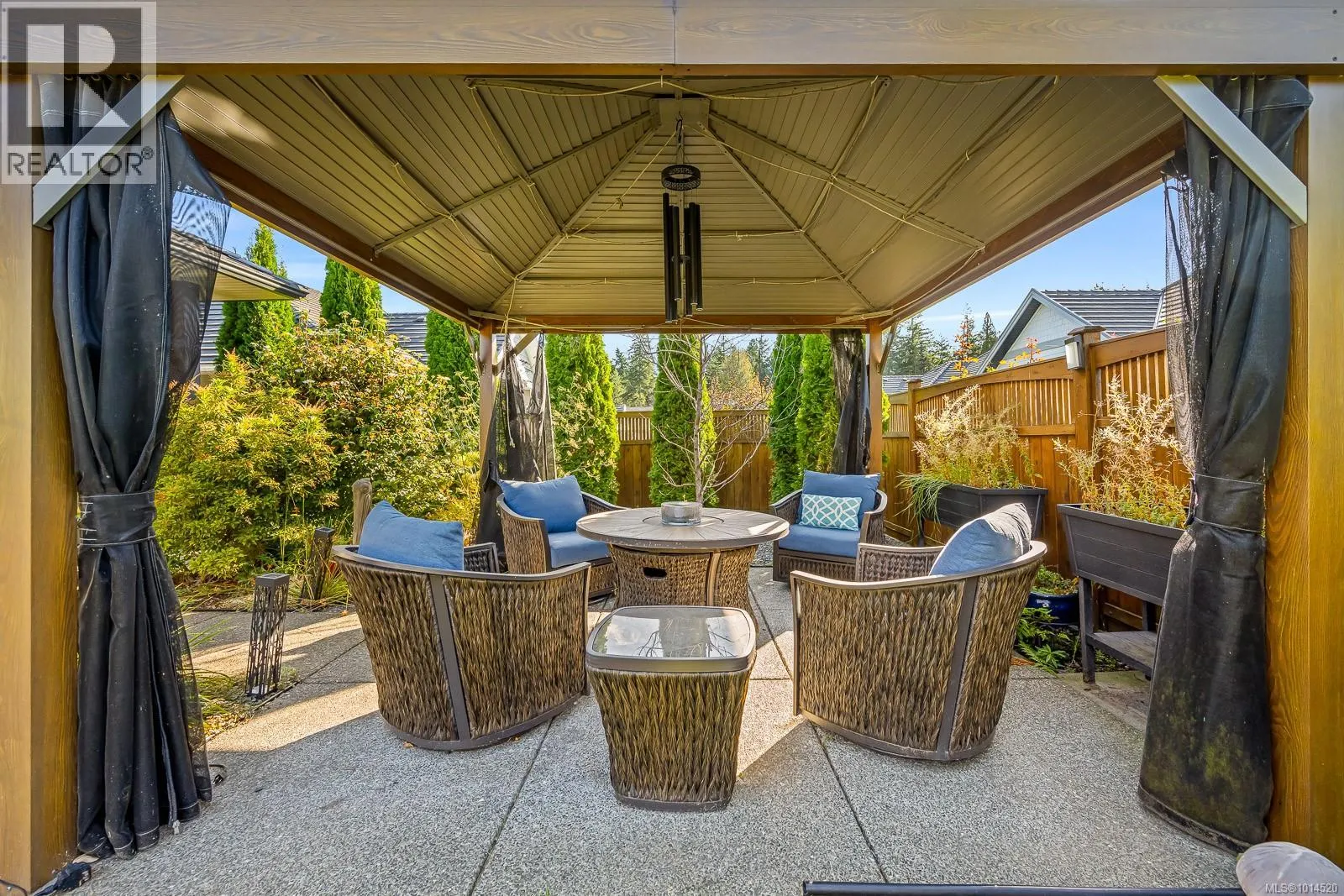2560 Sheffield Cres