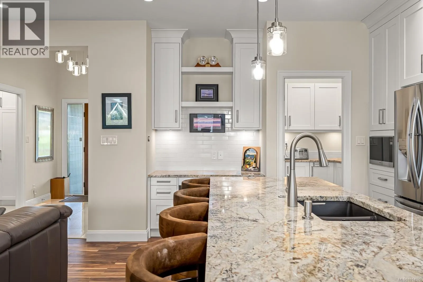 2560 Sheffield Cres