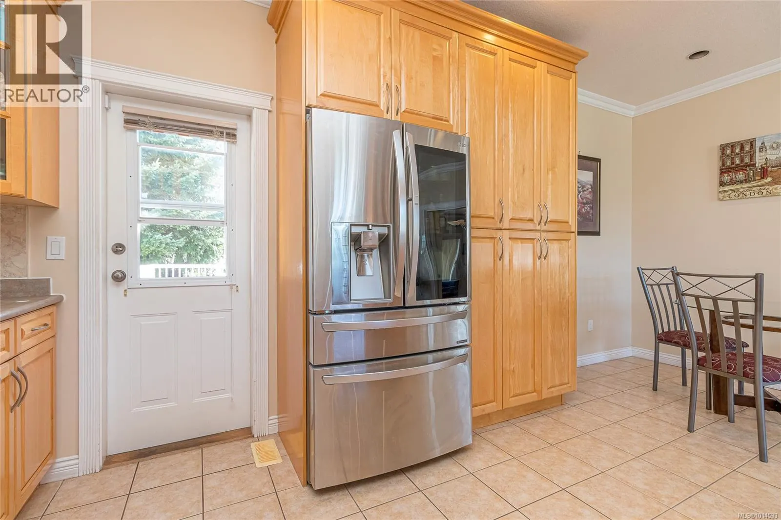 6593 Kestrel Cres