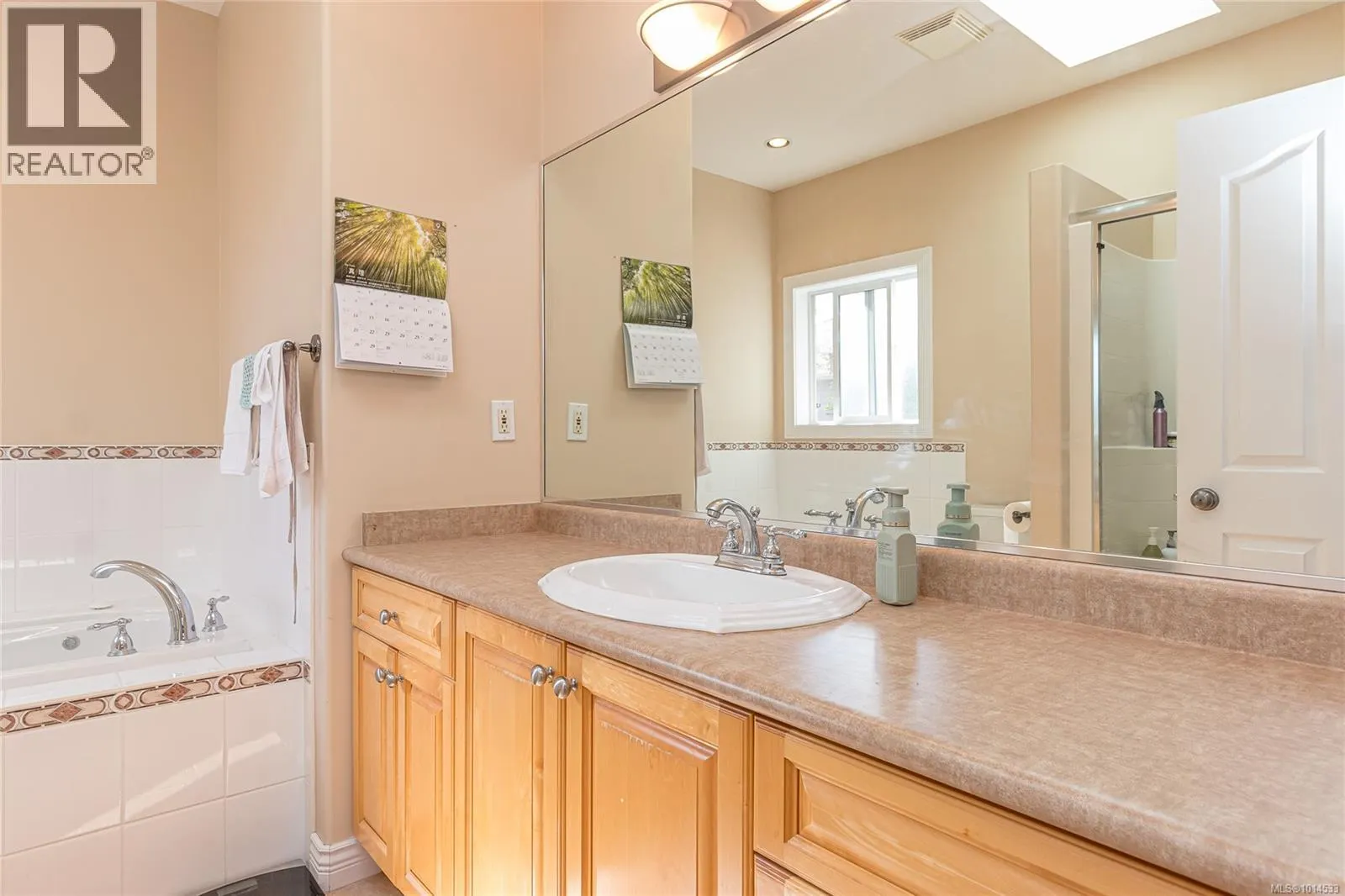 6593 Kestrel Cres