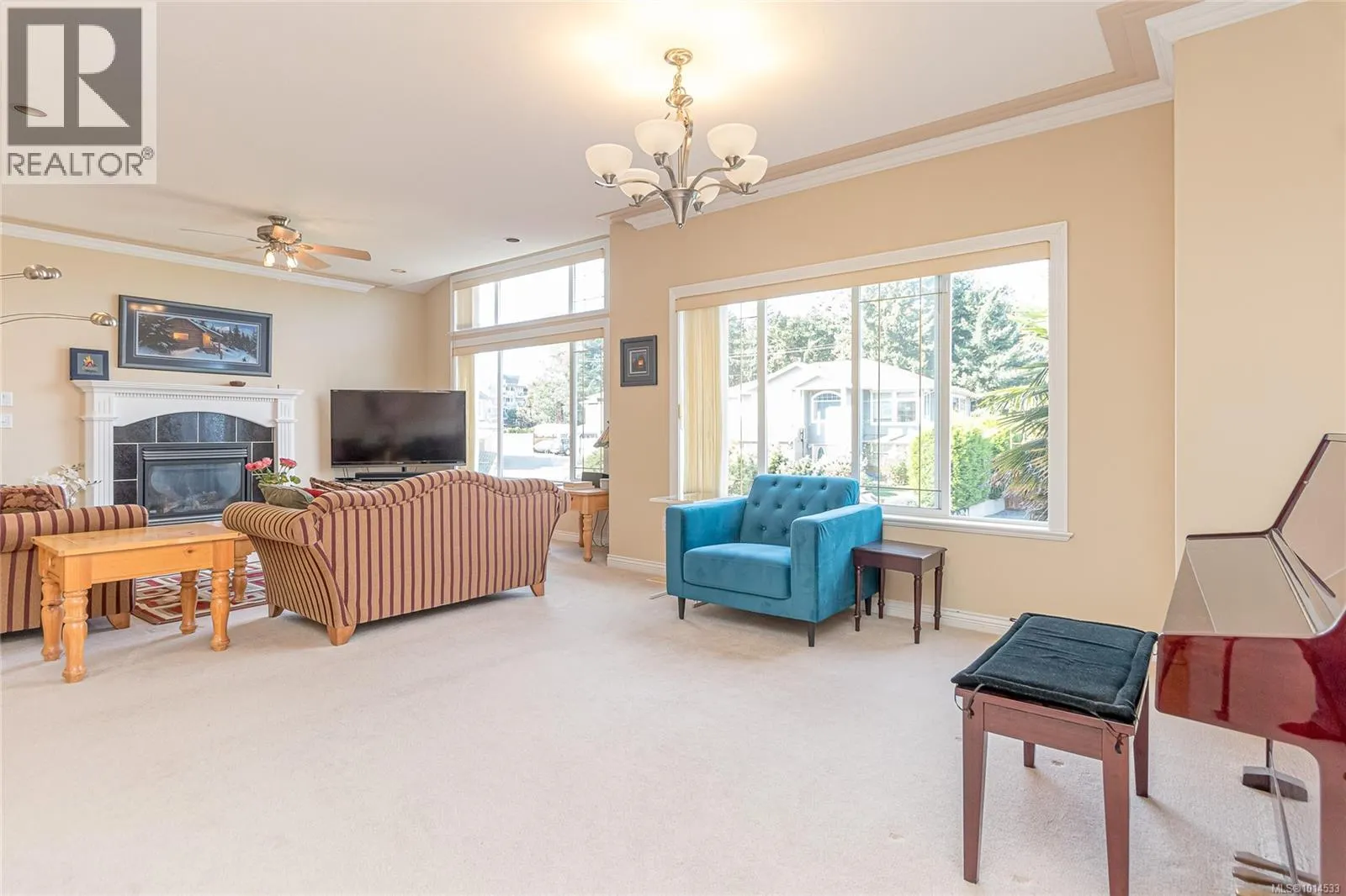 6593 Kestrel Cres