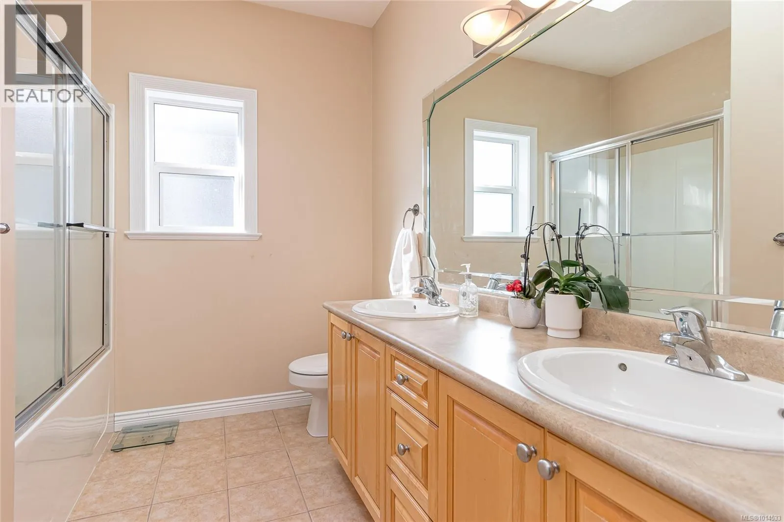 6593 Kestrel Cres