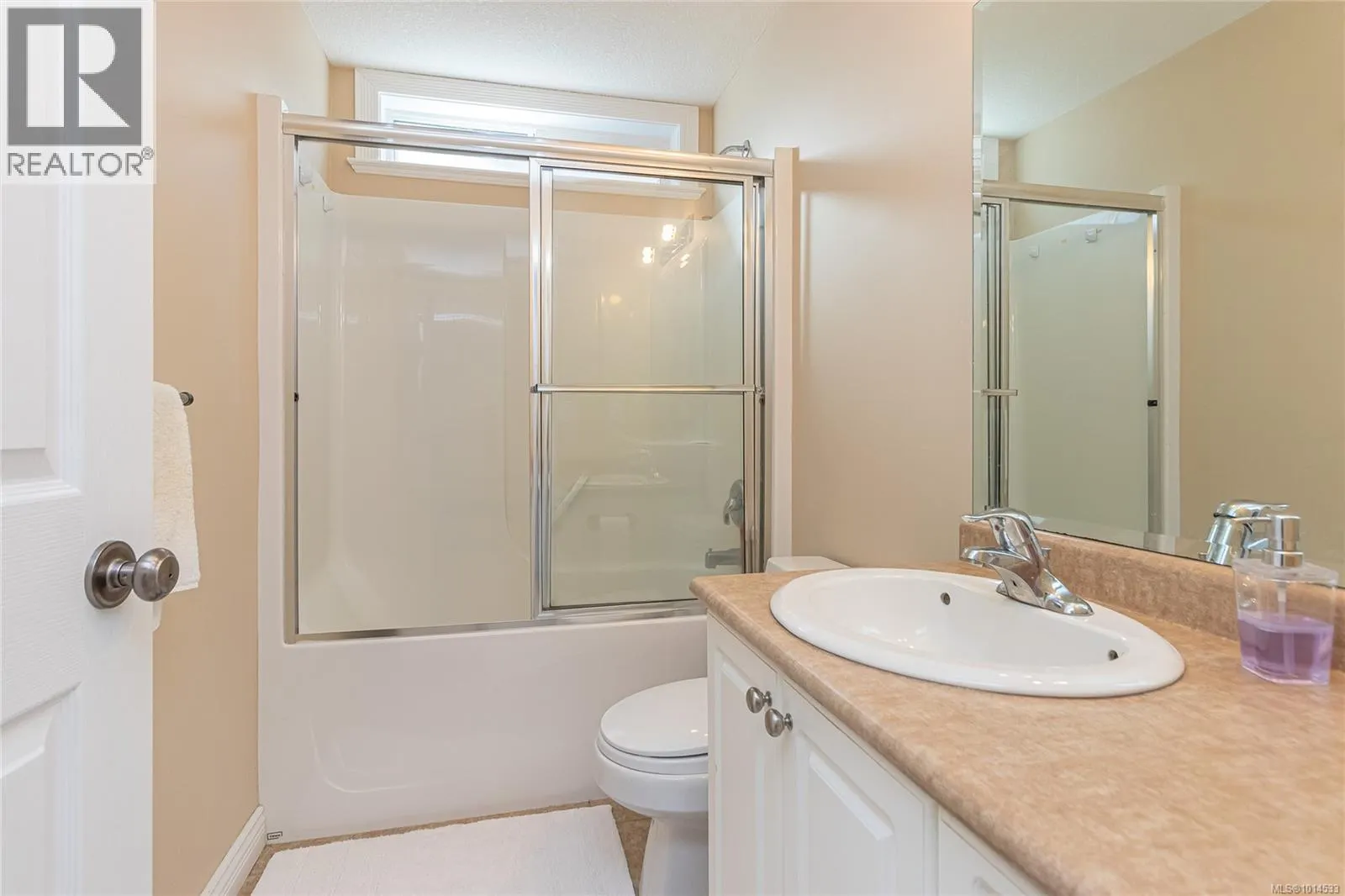 6593 Kestrel Cres