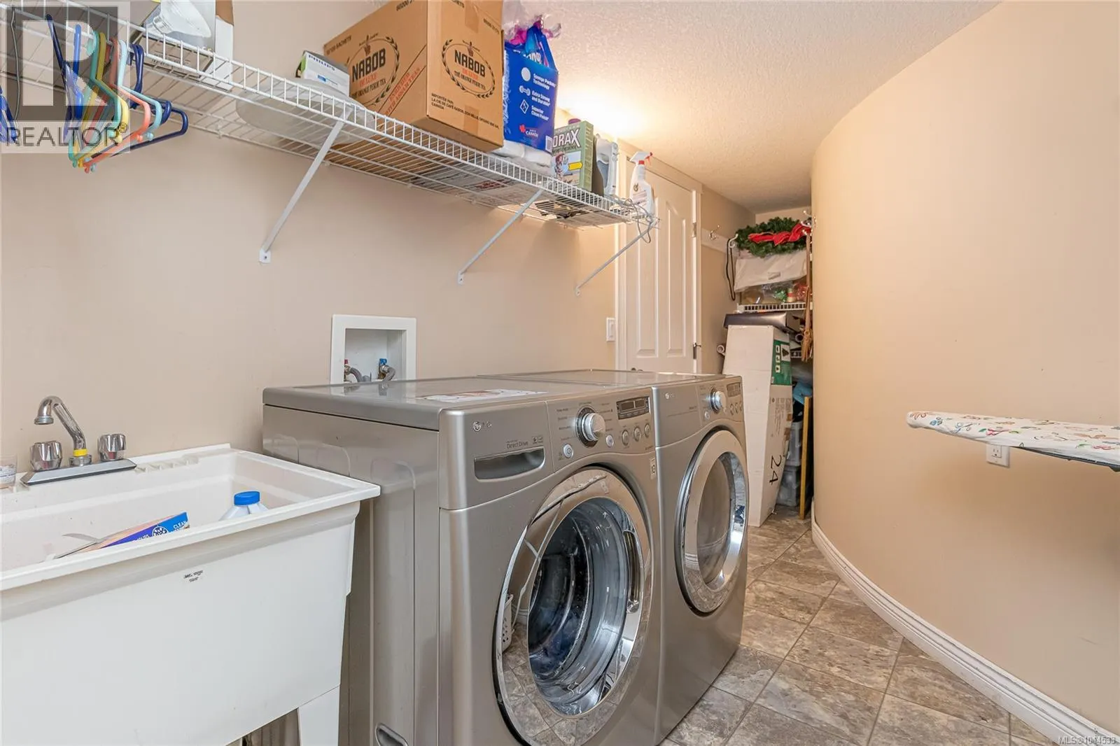 6593 Kestrel Cres
