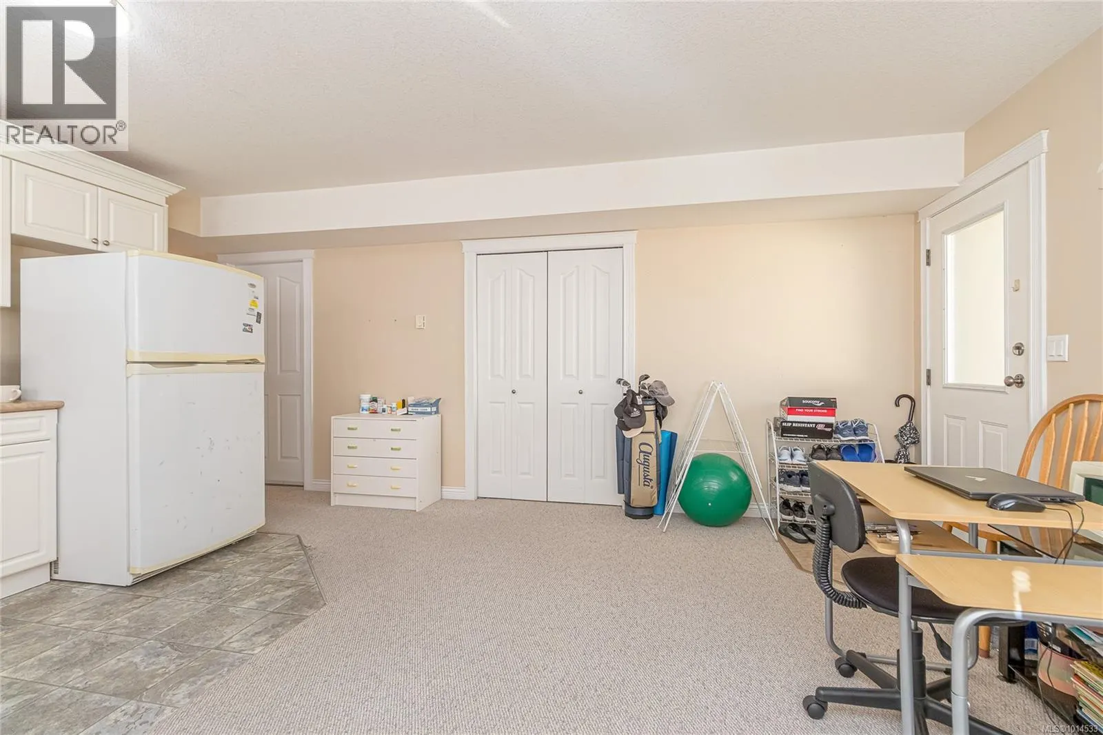 6593 Kestrel Cres