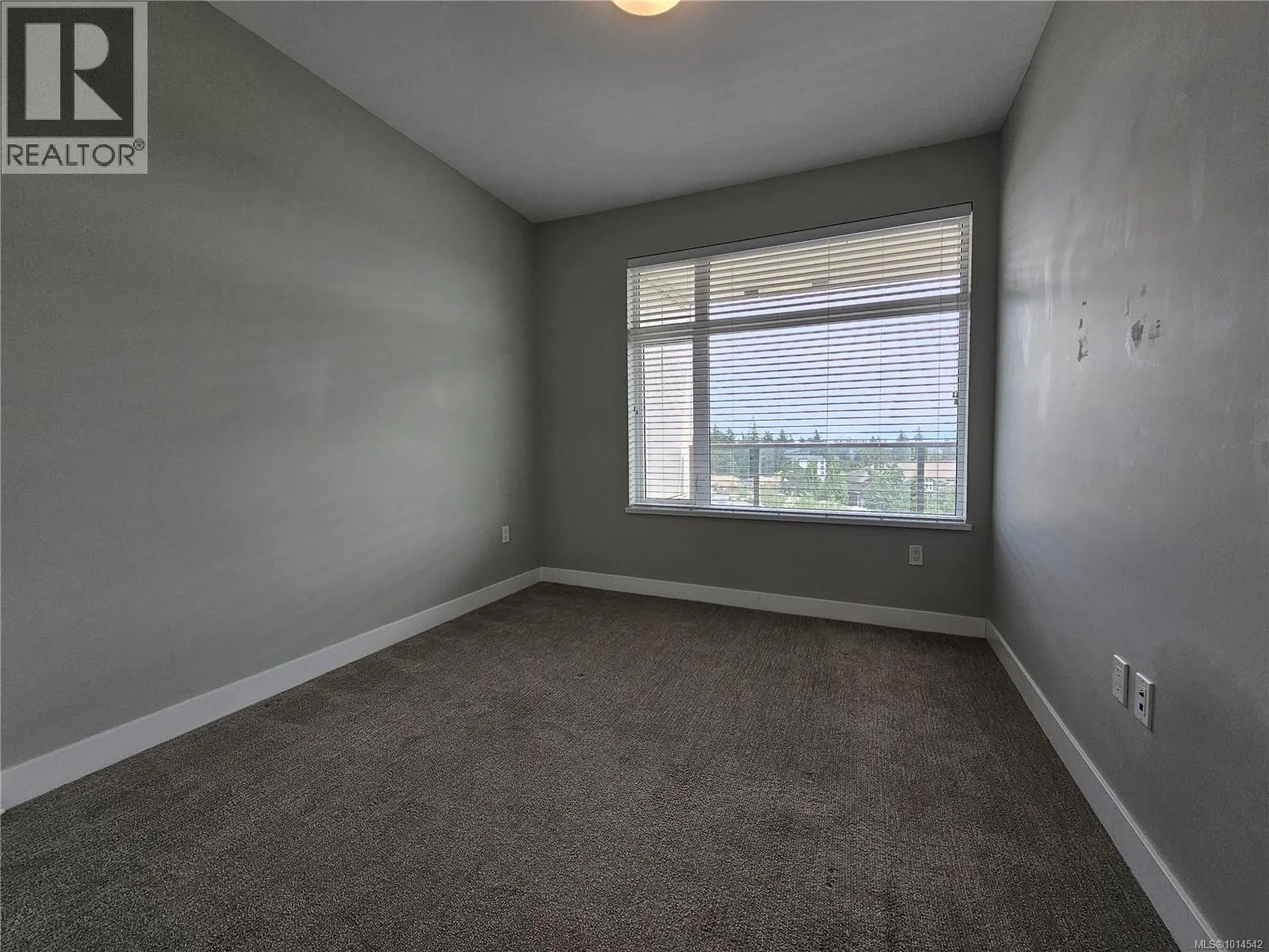 513 967 Whirlaway Cres