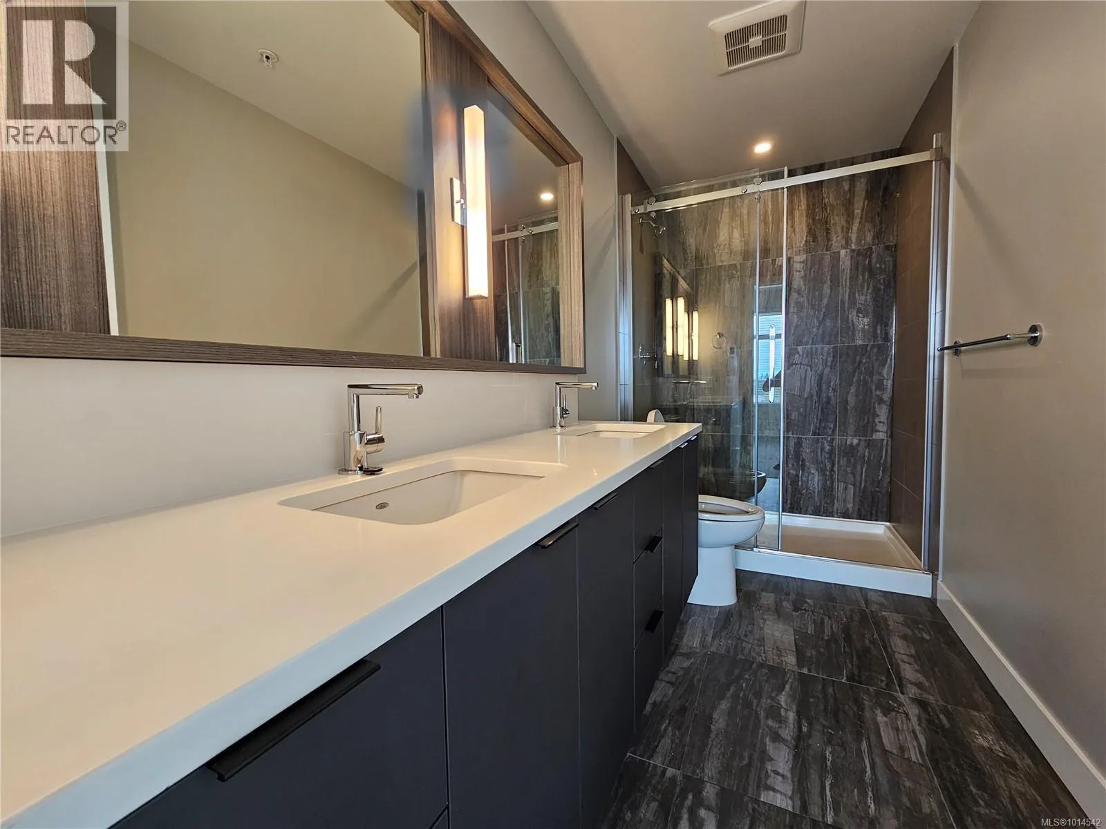 513 967 Whirlaway Cres