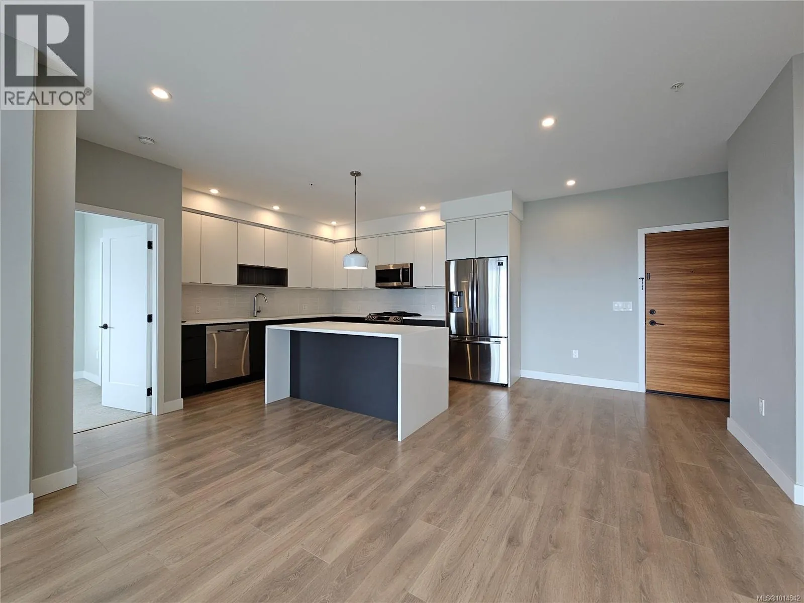 513 967 Whirlaway Cres