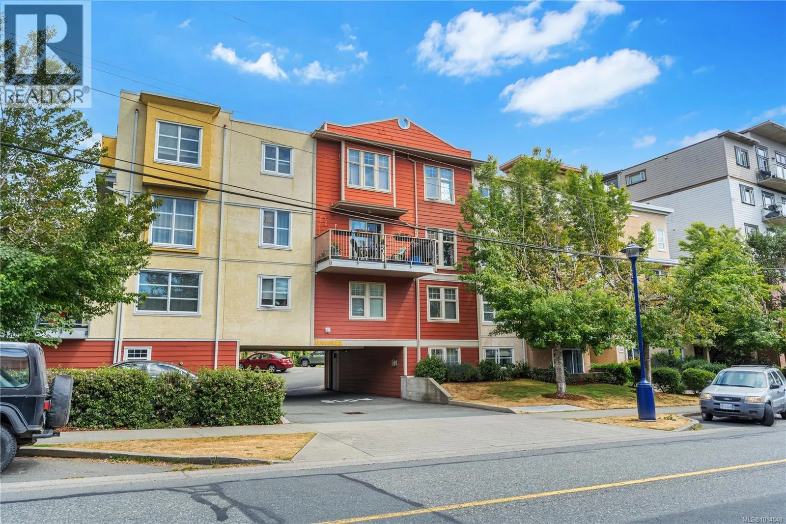 201 908 Brock Ave