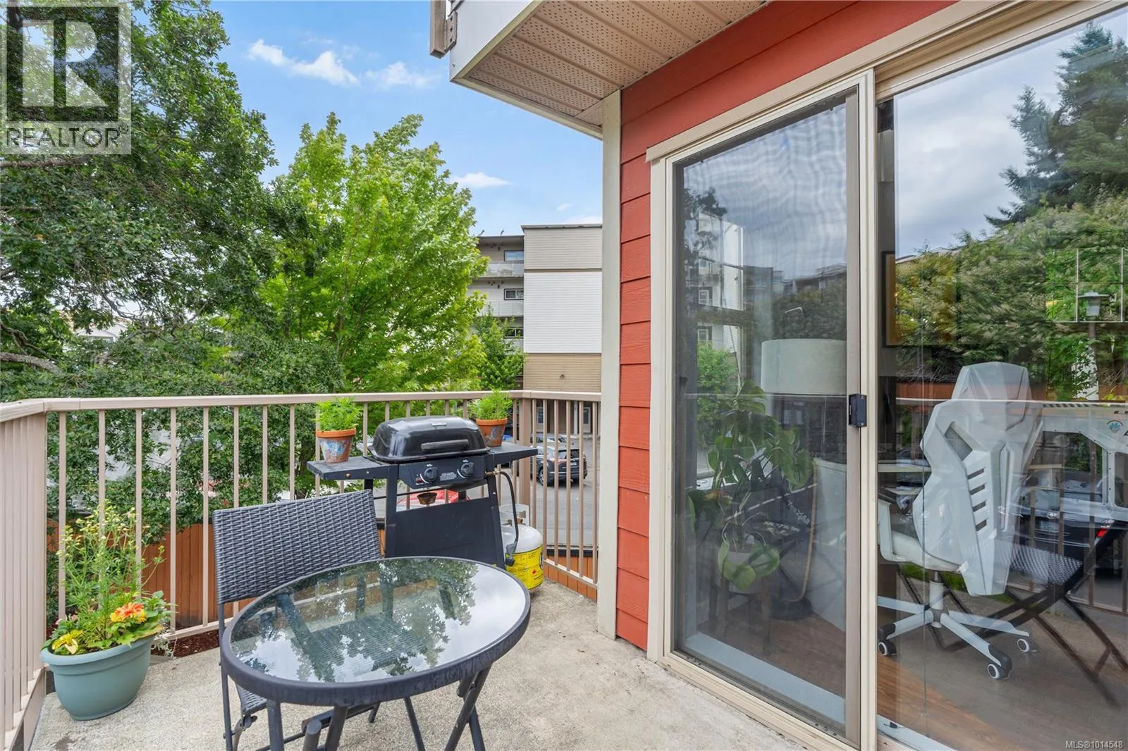 201 908 Brock Ave