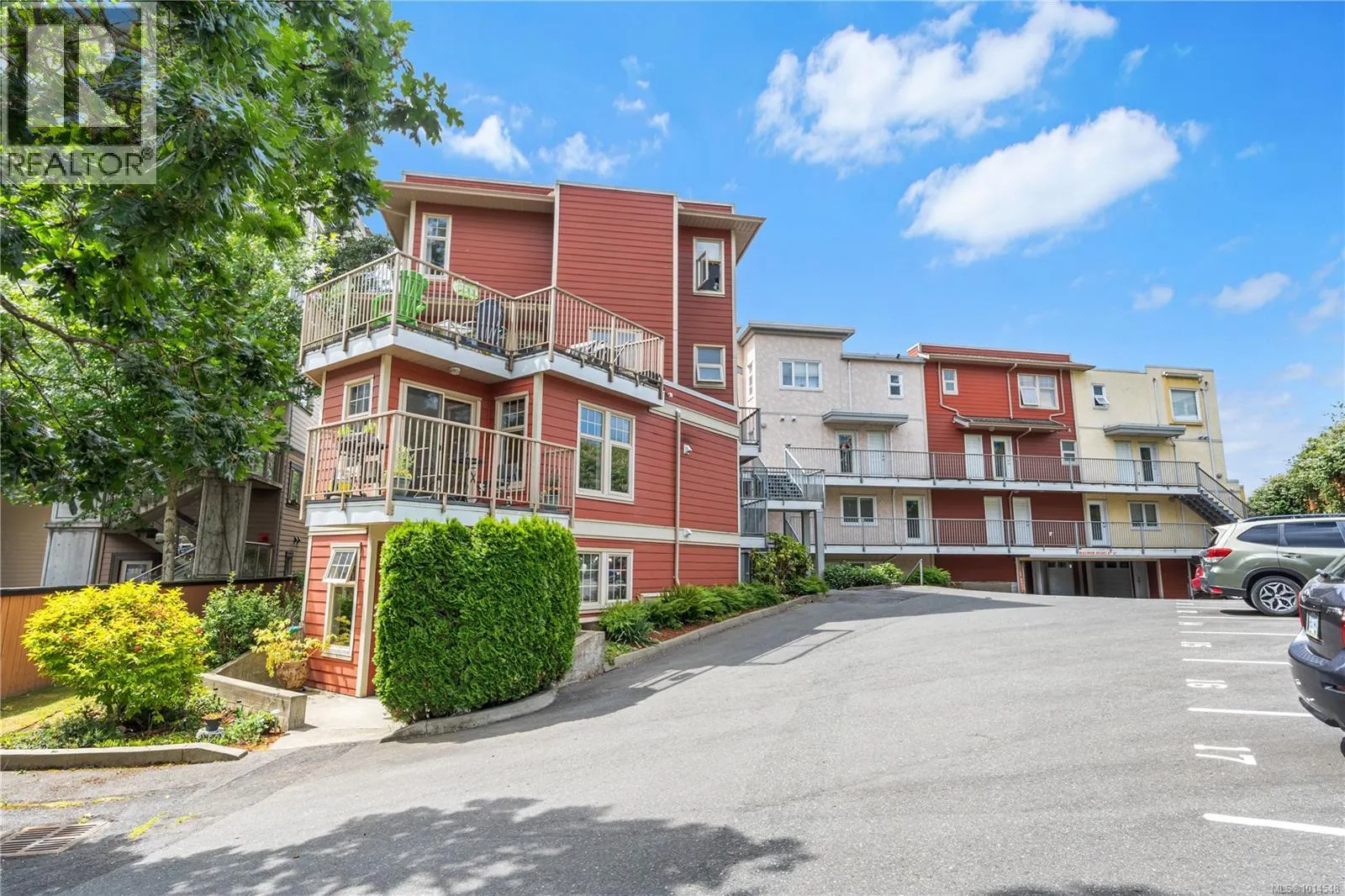 201 908 Brock Ave