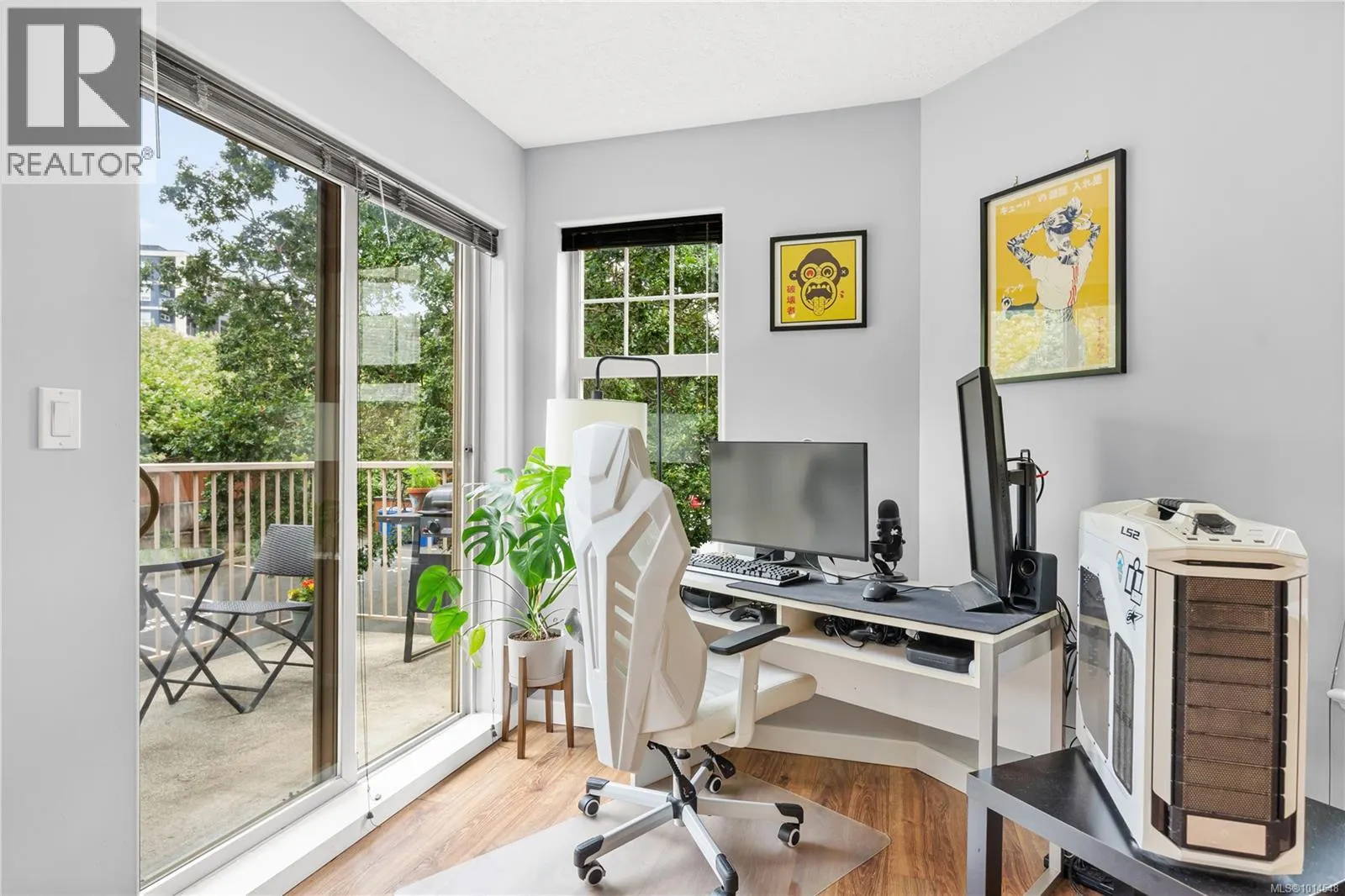 201 908 Brock Ave