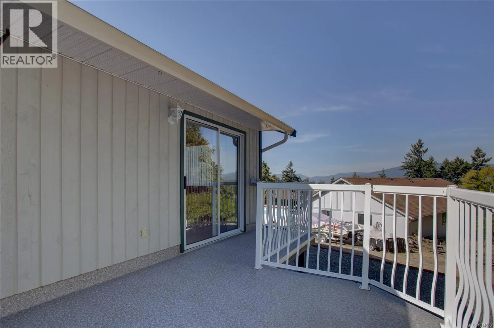 6329 Highwood Dr