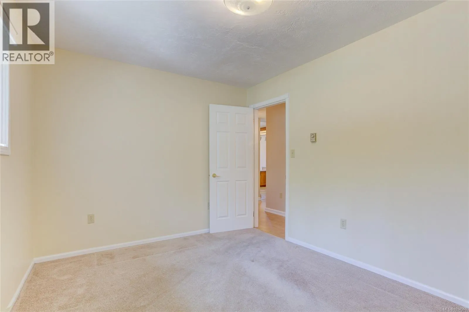 6329 Highwood Dr